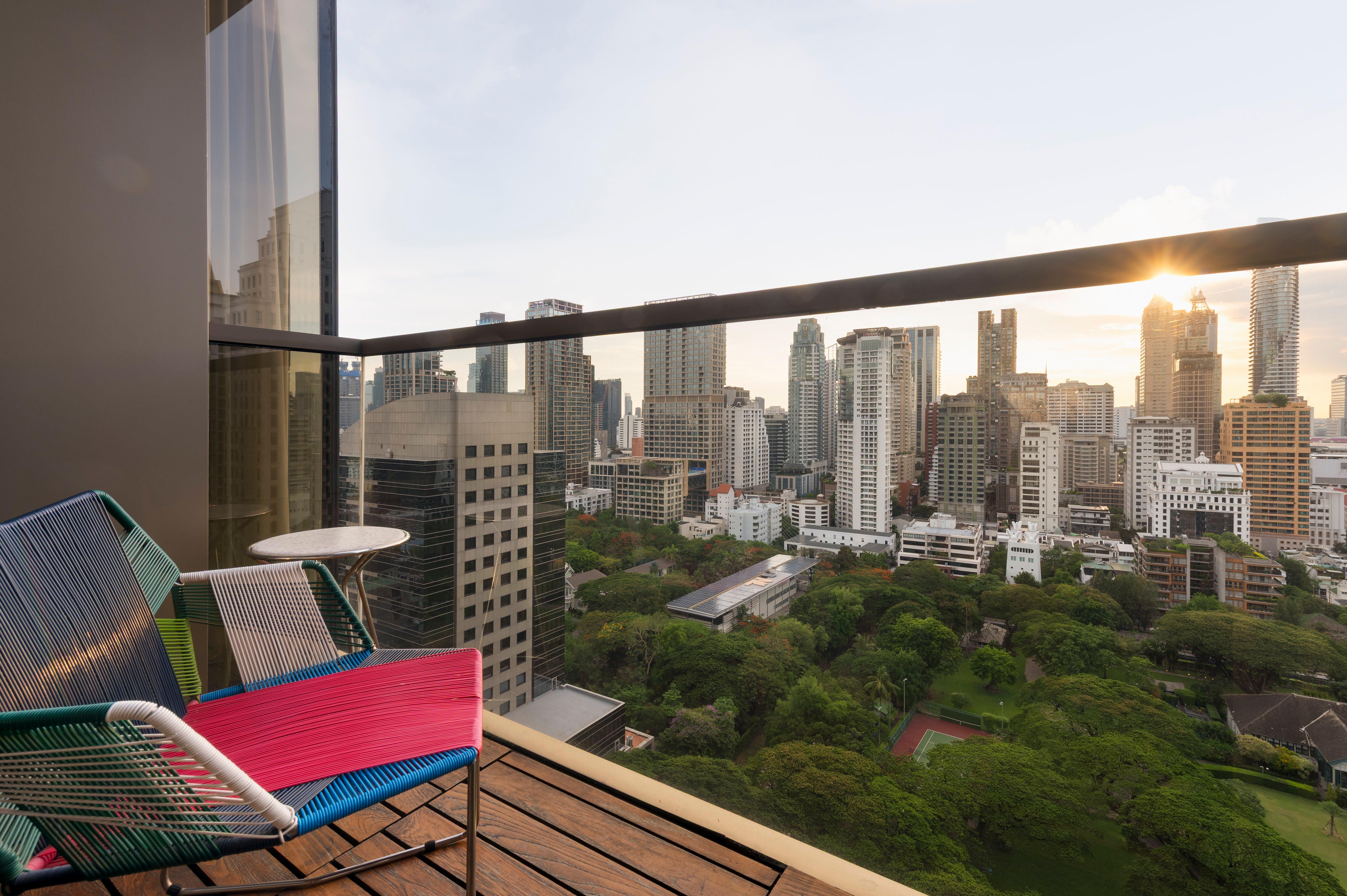 Double Garden View King Bed