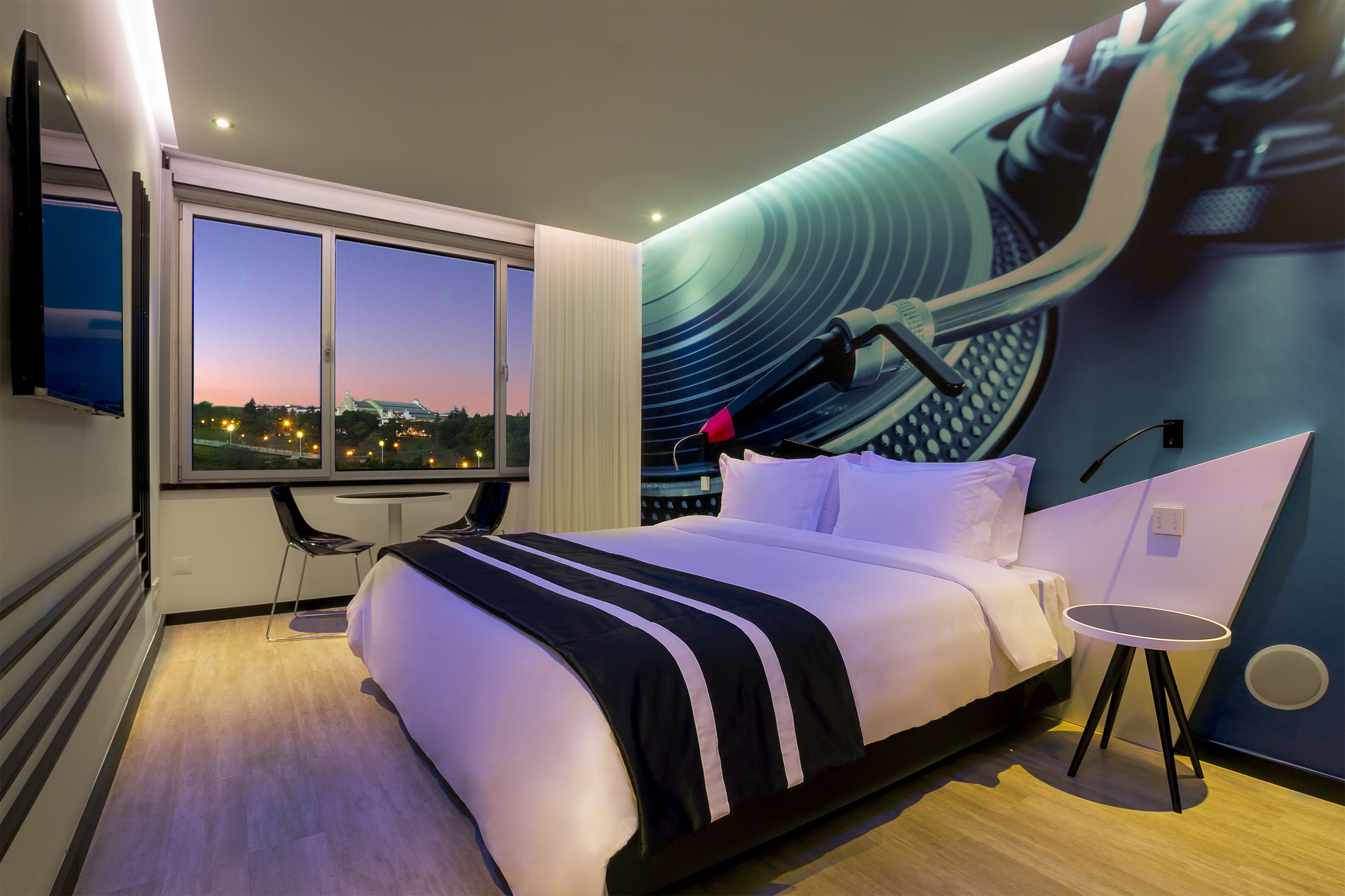 Double King Size Bed