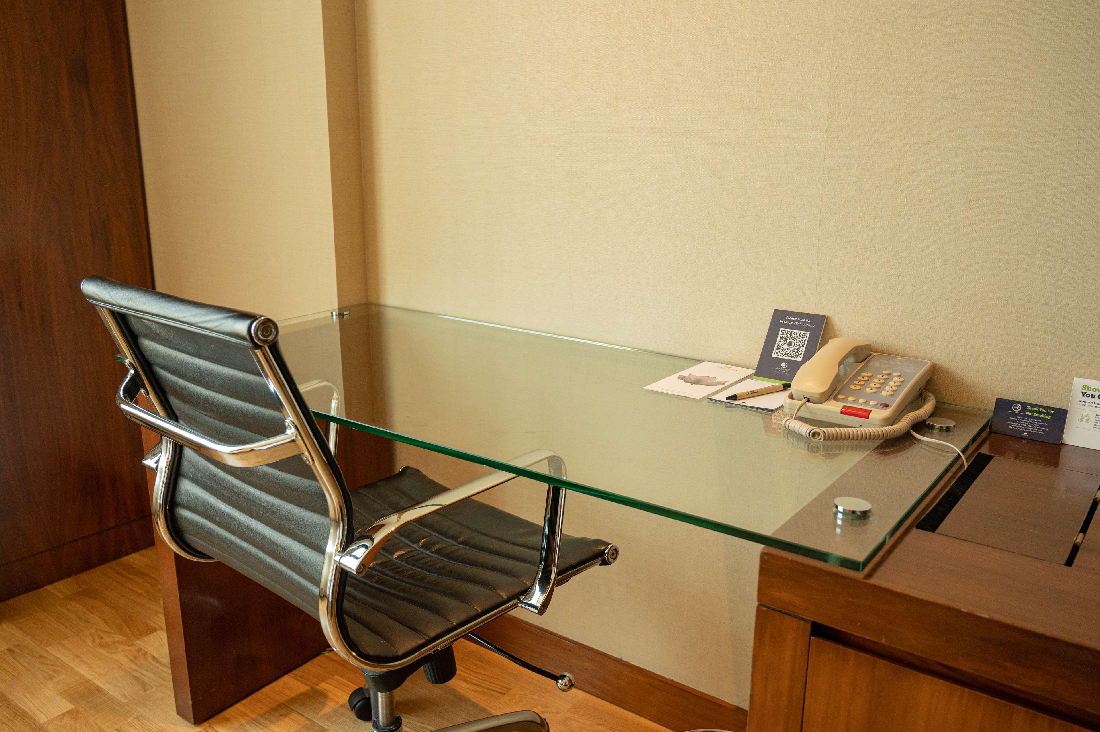 Room Deluxe Queen Bed