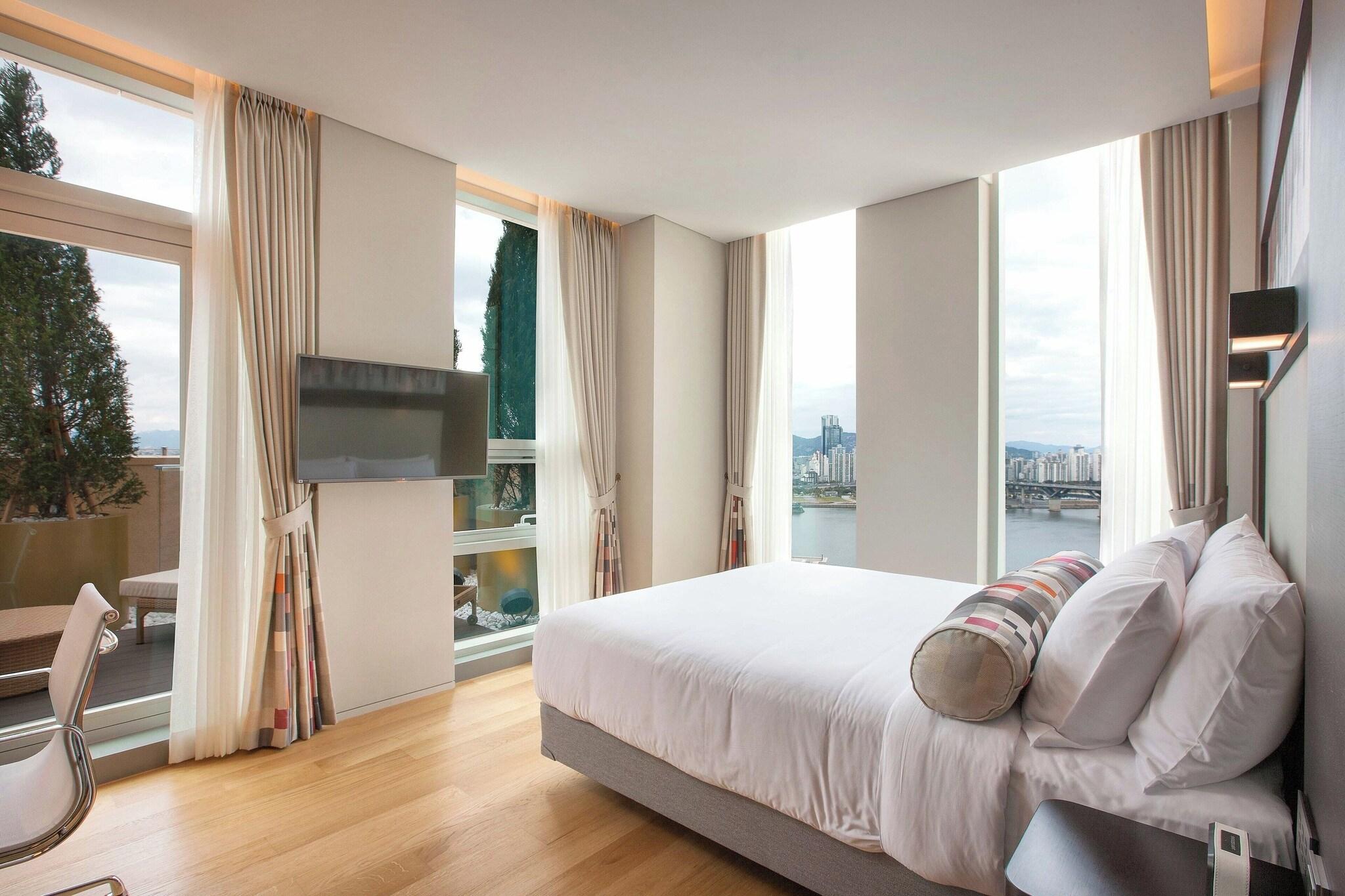 Suite Executive King Bed