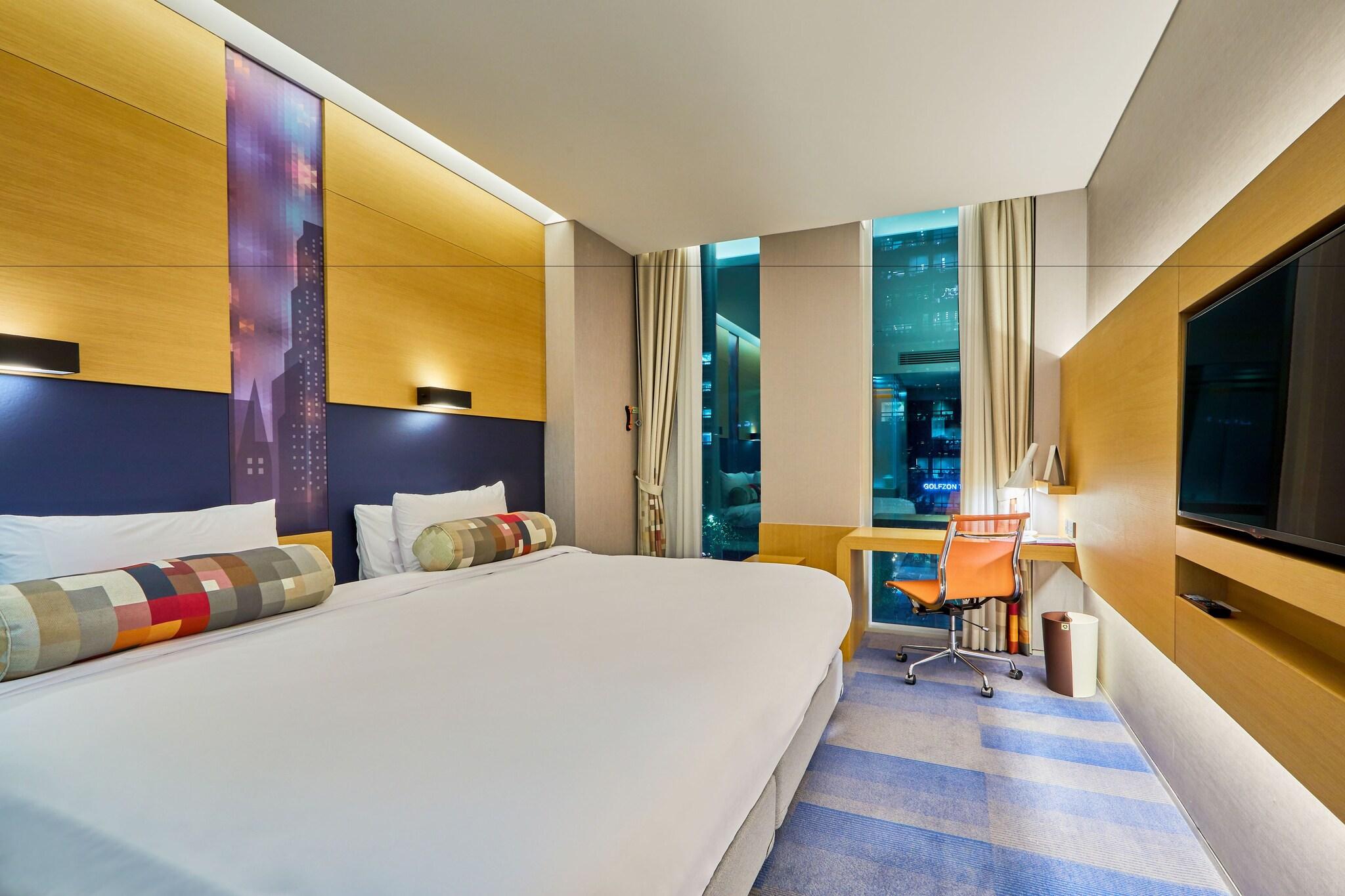 Double City View King Bed