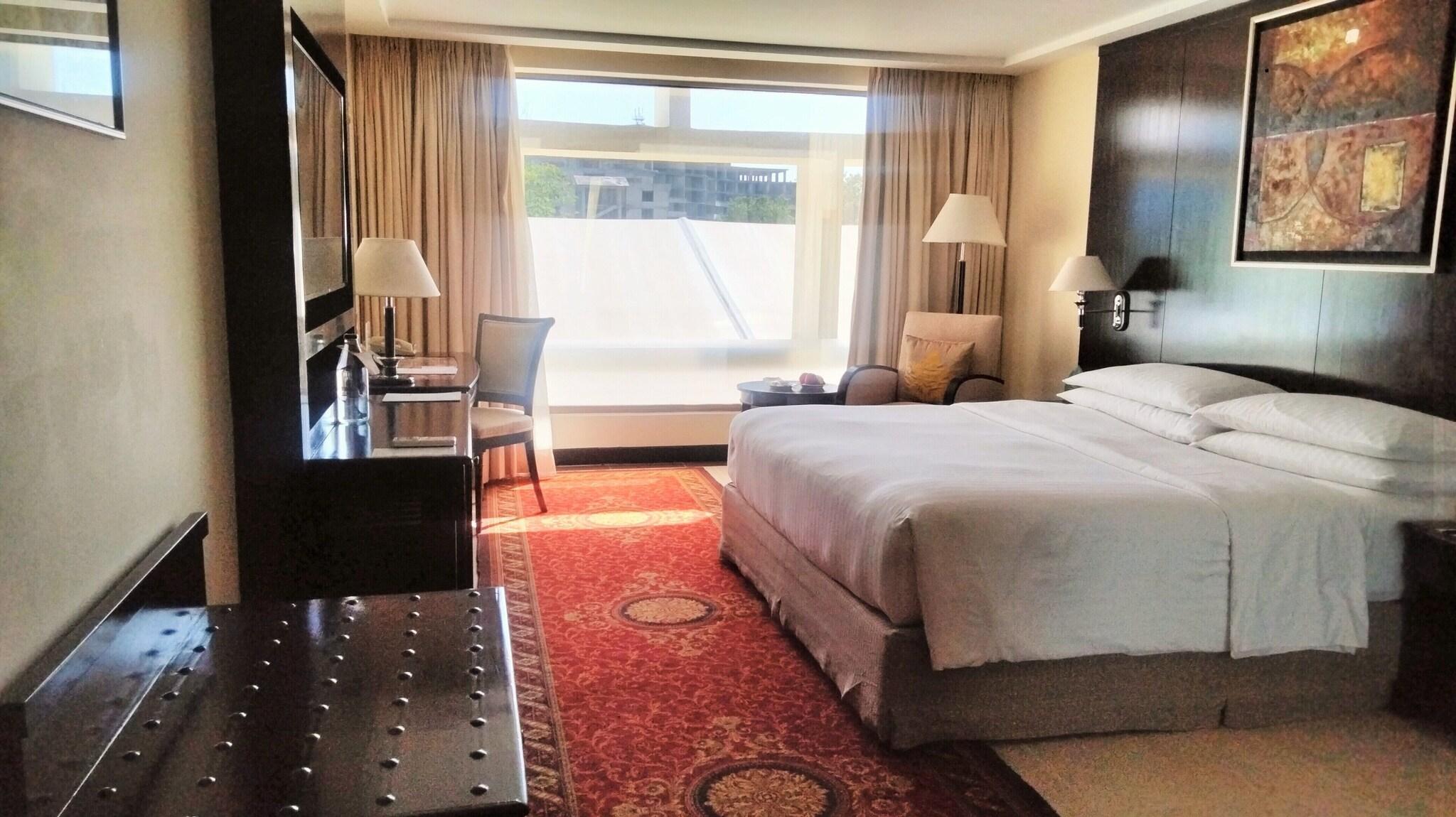 Double Deluxe King Bed