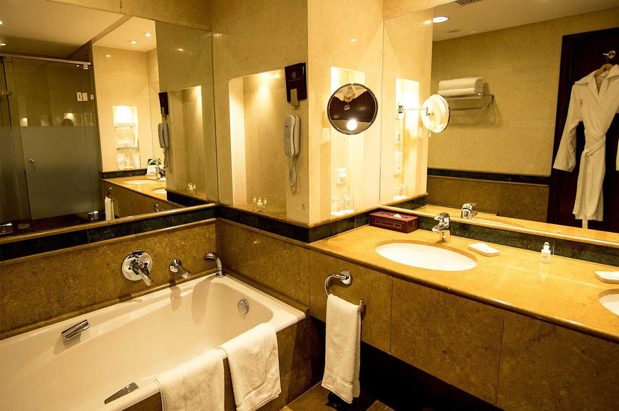 Junior Suite King Size Bed