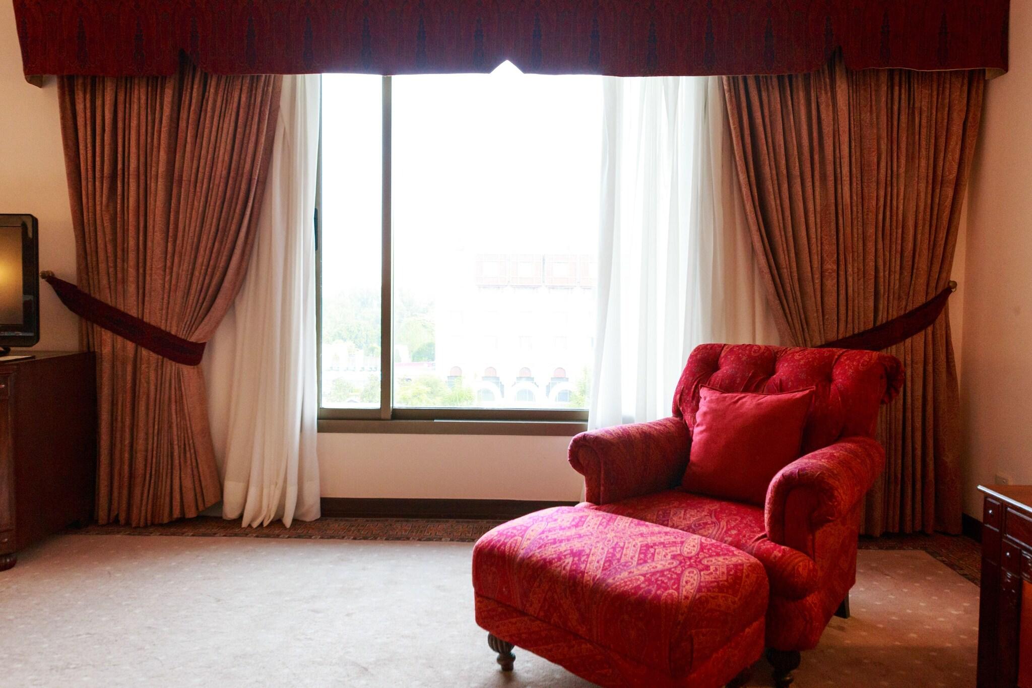 Junior Suite King Size Bed