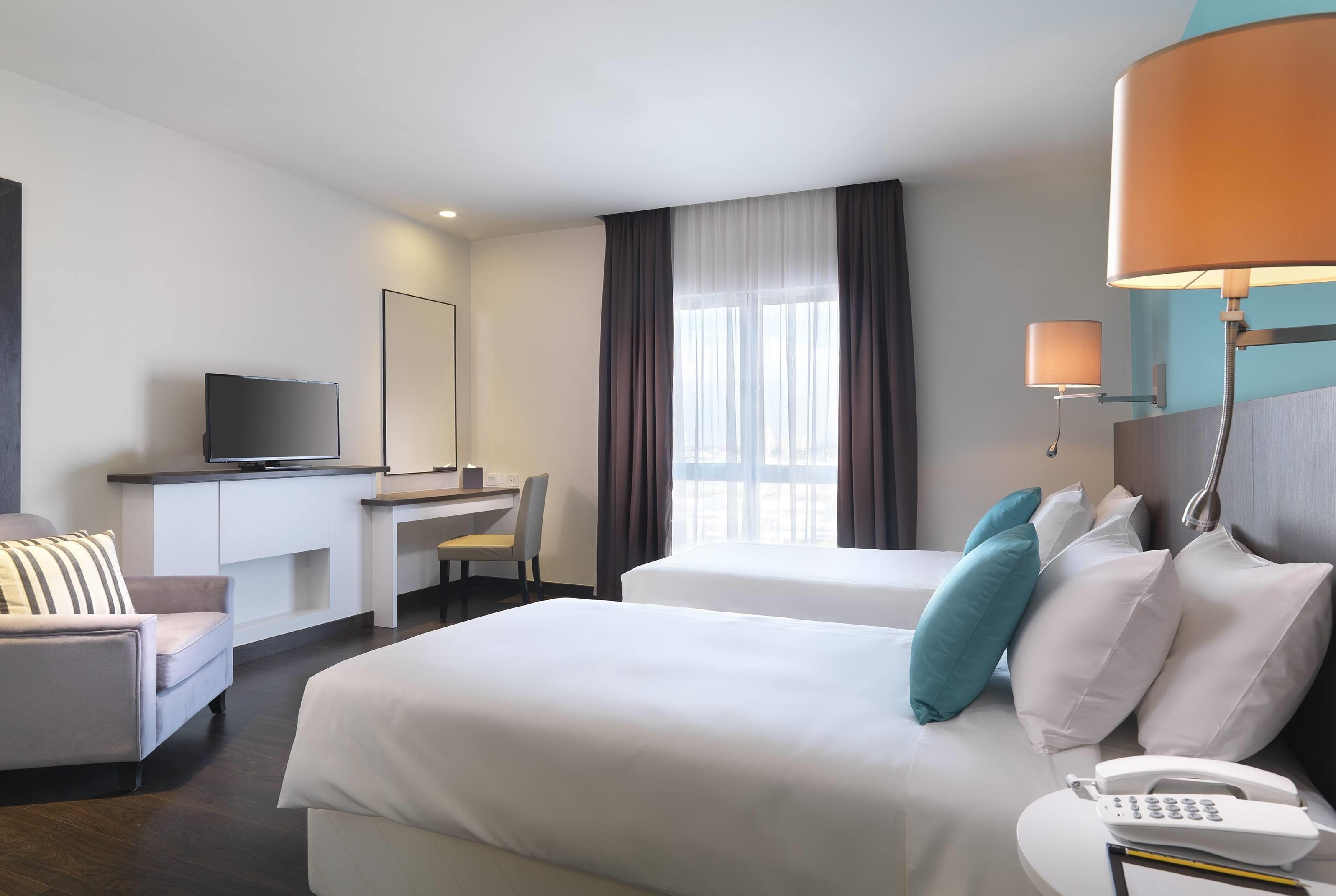 Twin Deluxe with Views