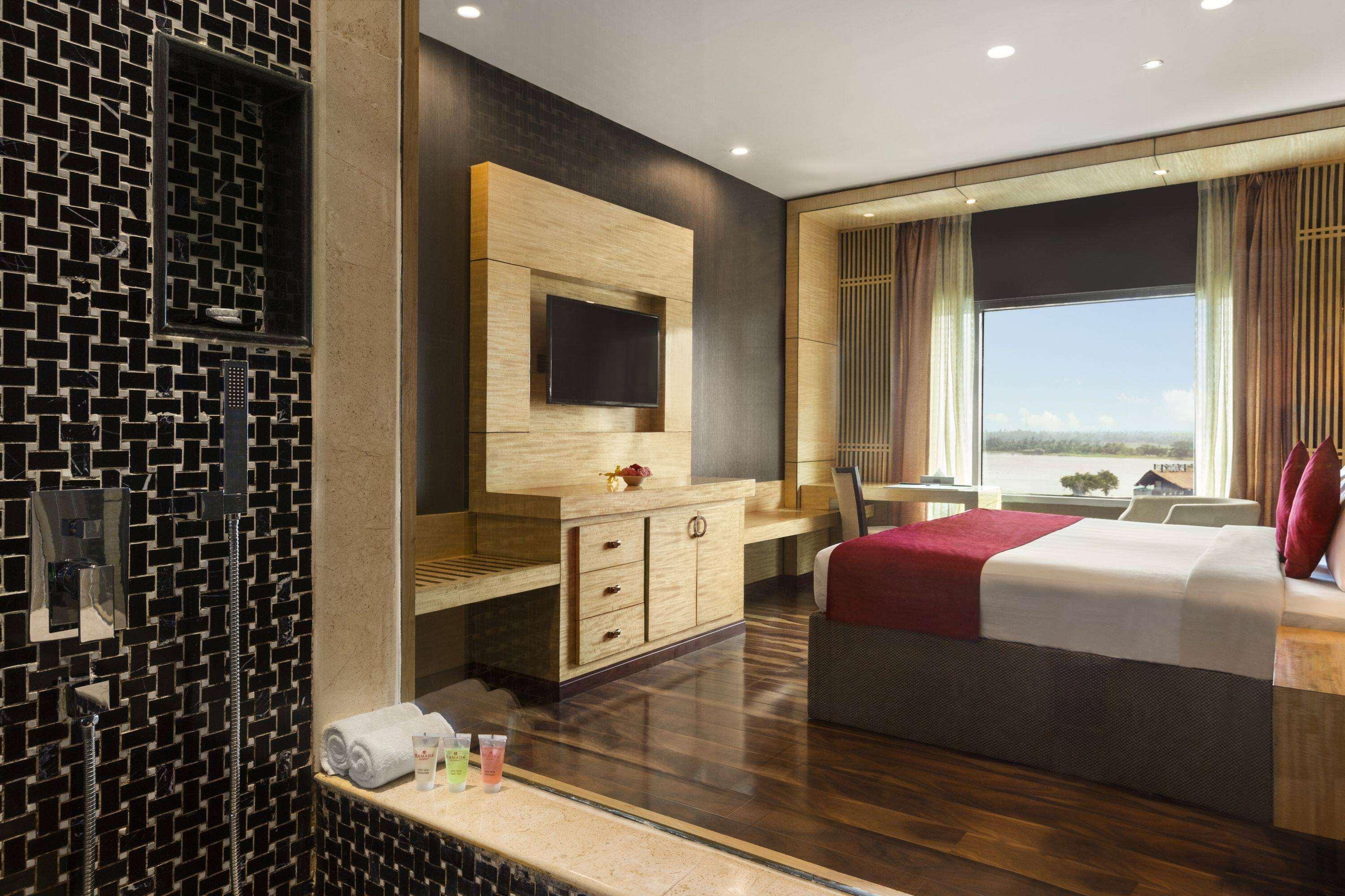 Double King Bed Non Smoking