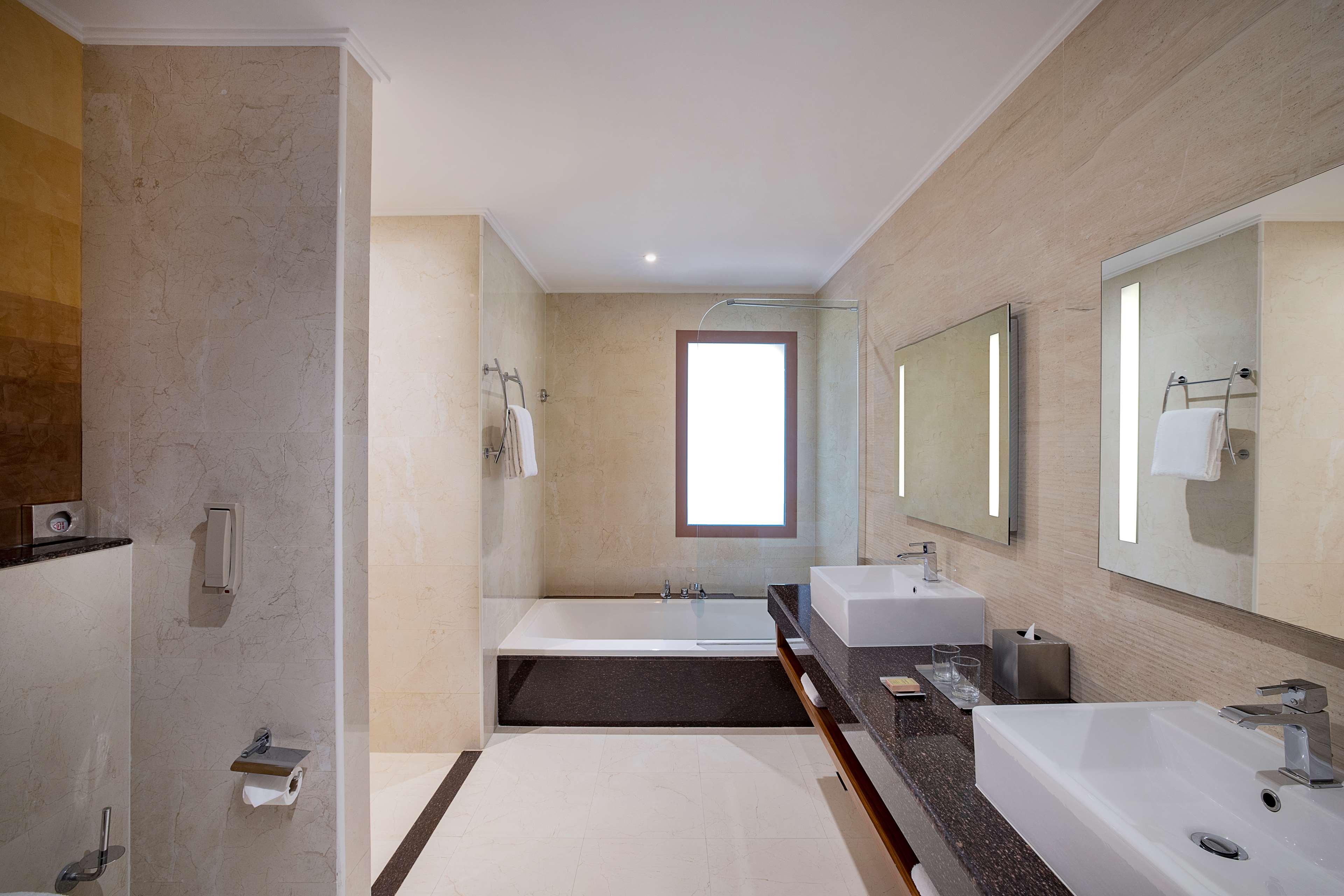 Junior Suite Sea View with Balcony