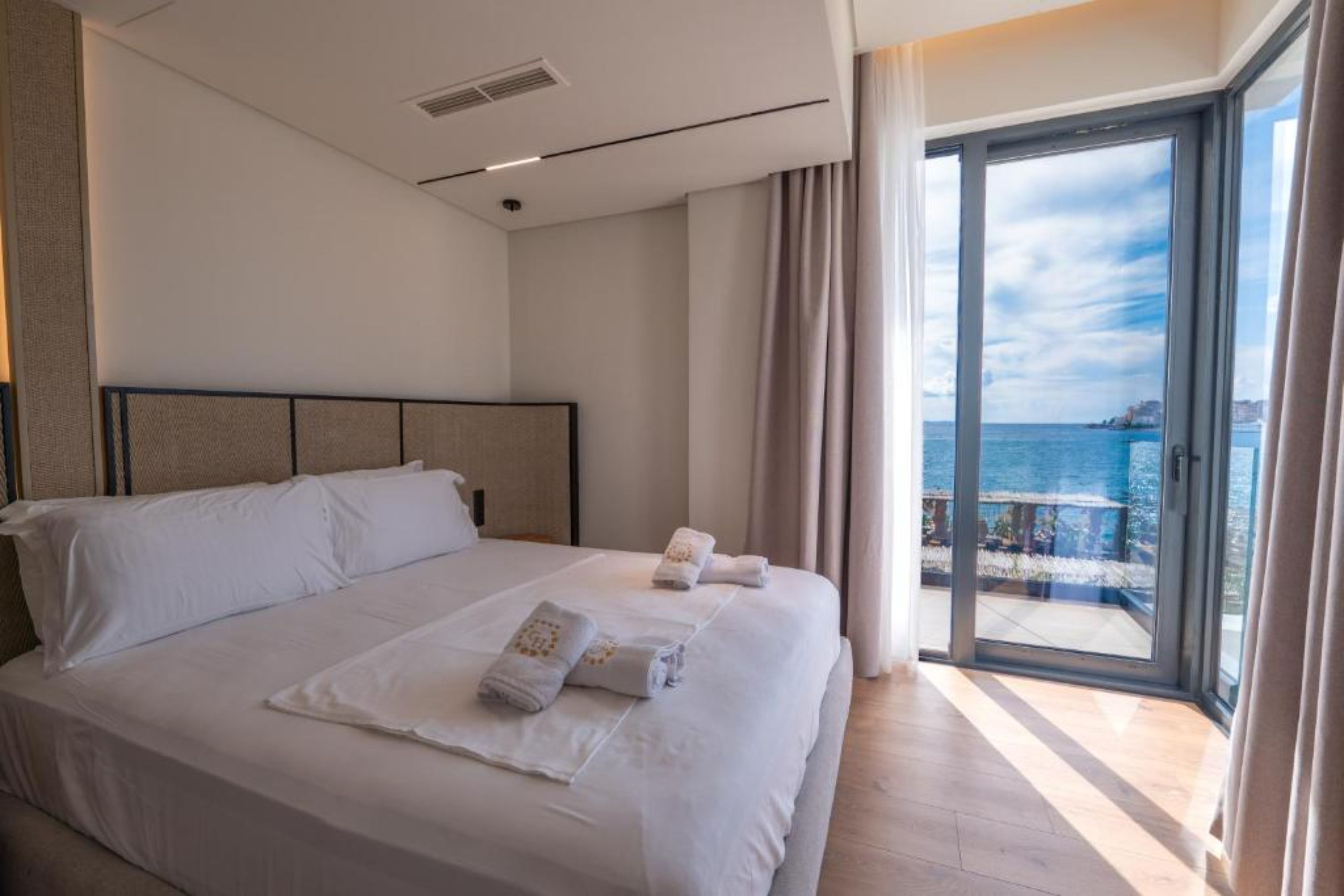 Suite Sea View with Air Conditioning