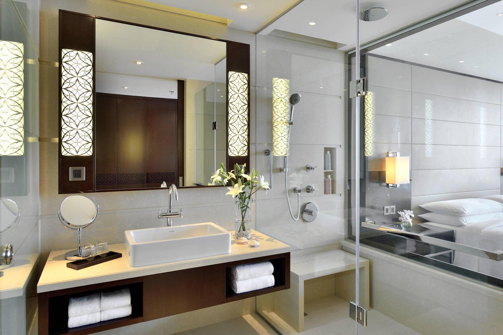 Double Pool View King Bed