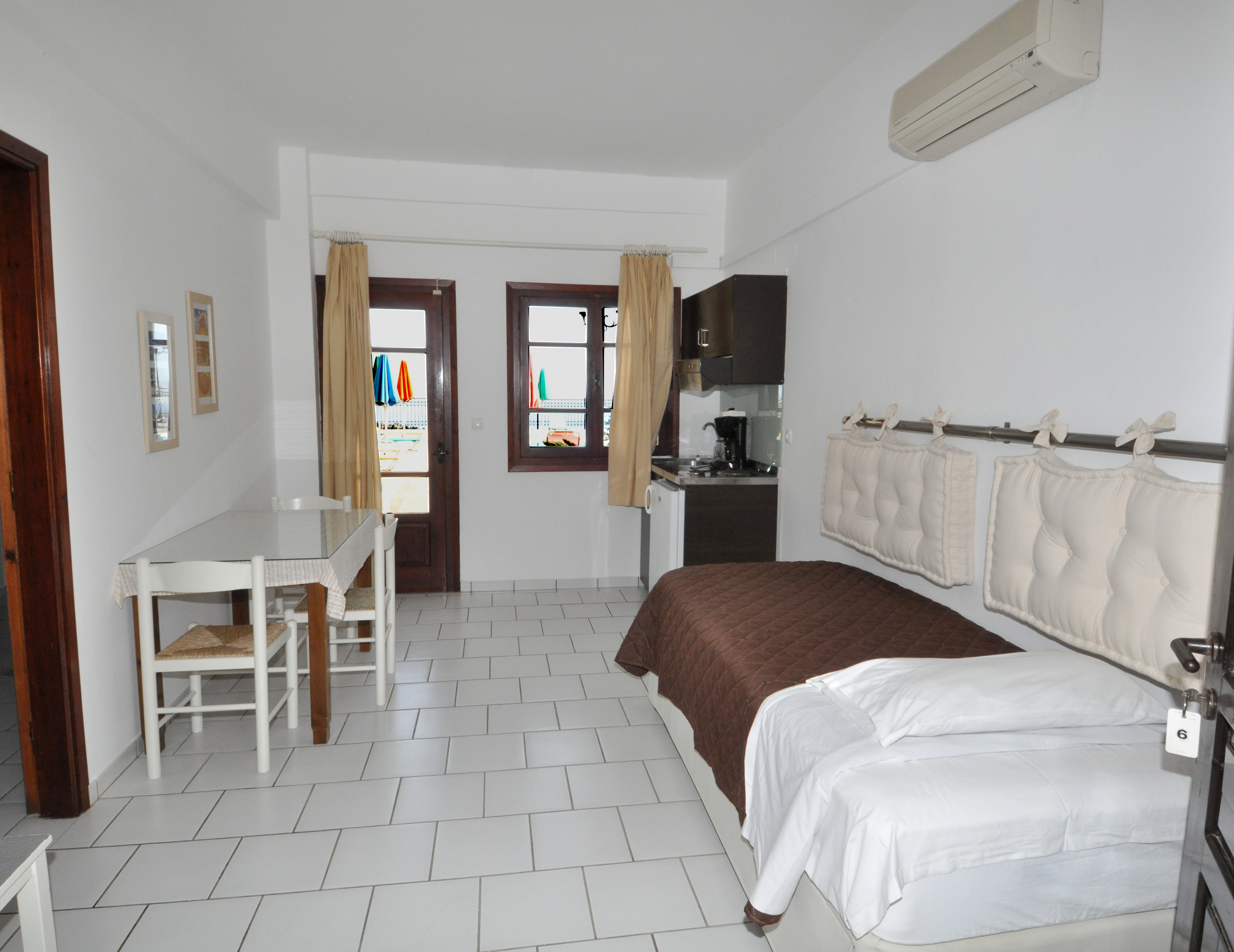 Apartment Capacity 4