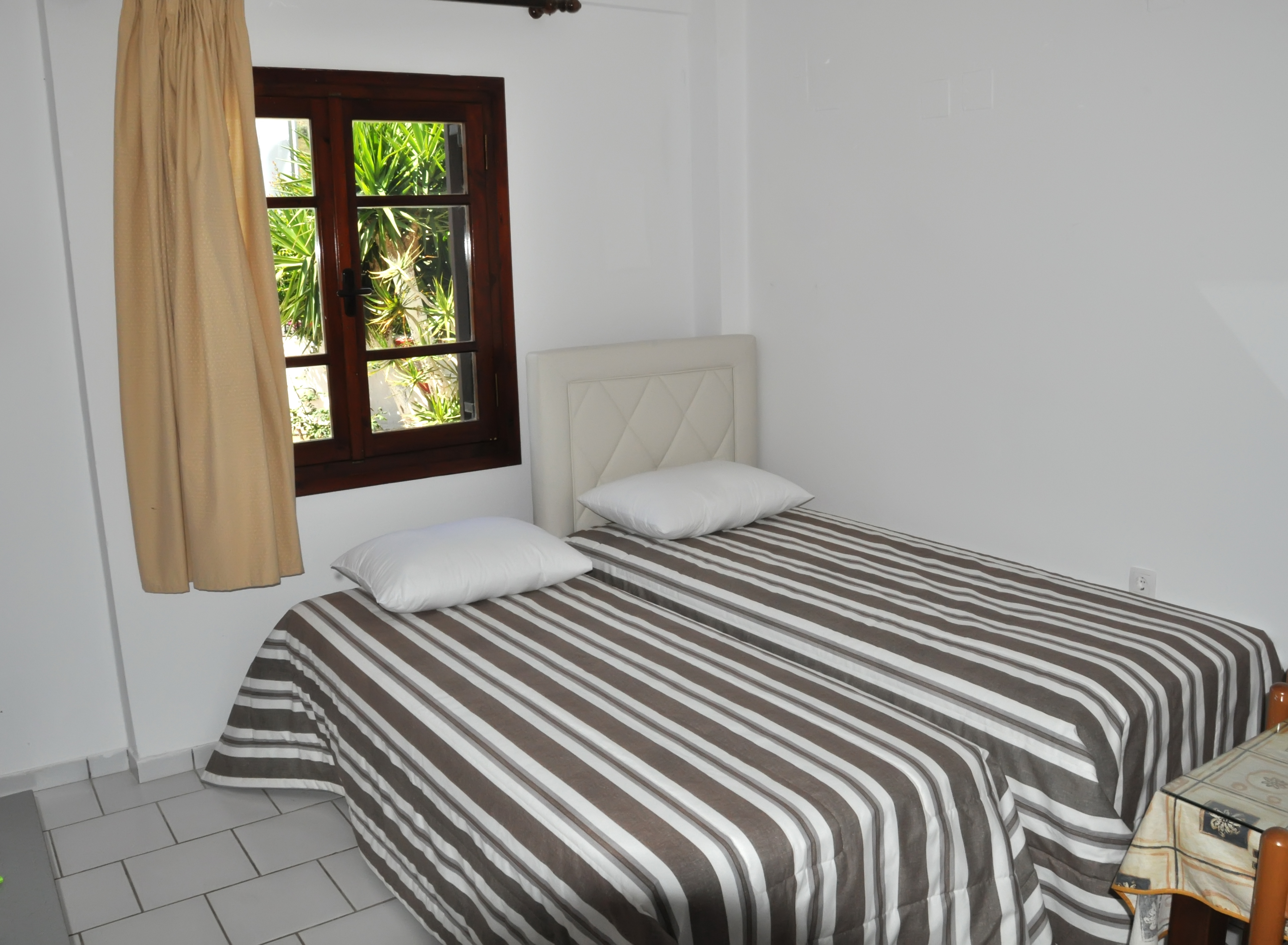 Apartment Capacity 4