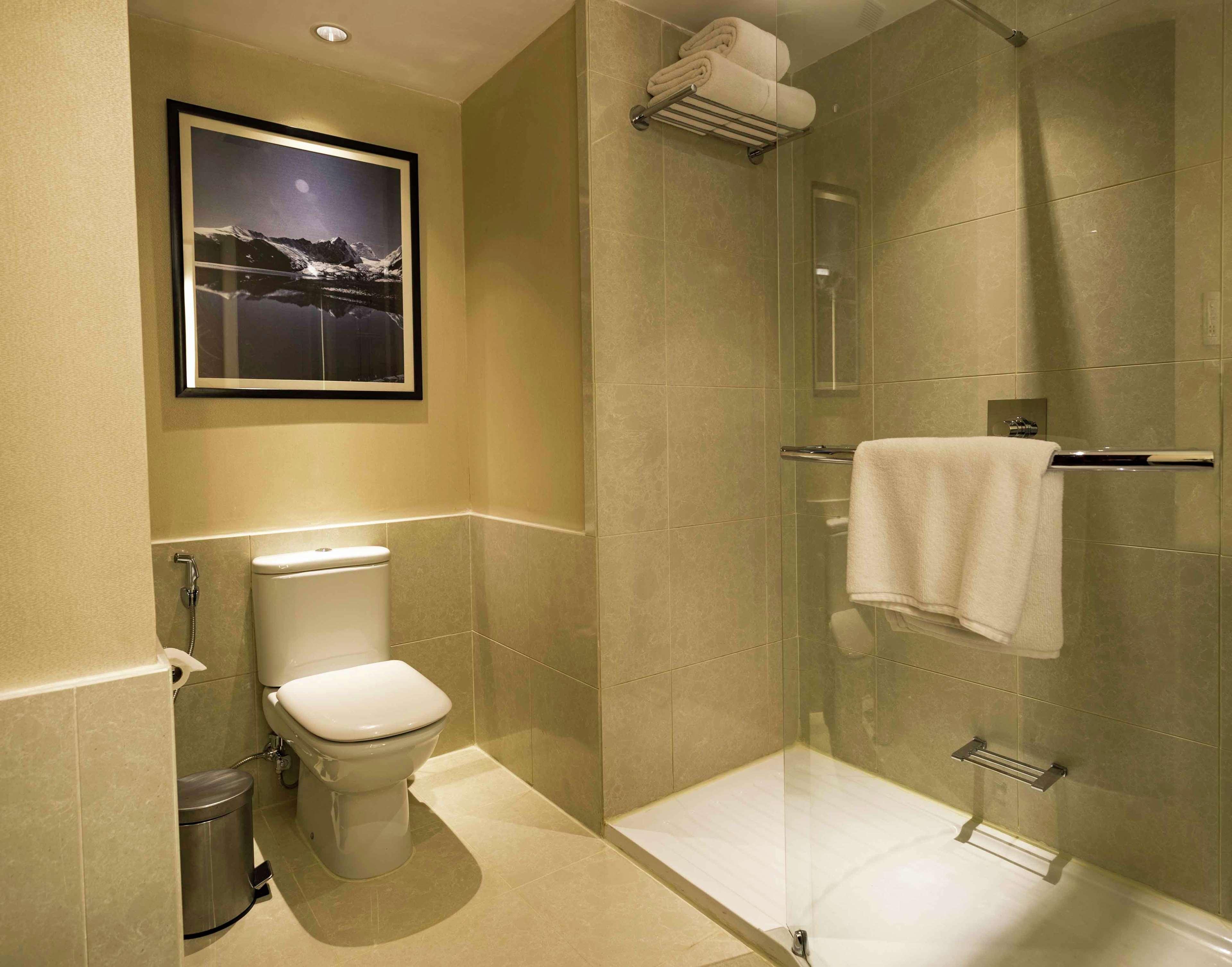 Double Deluxe King Bed