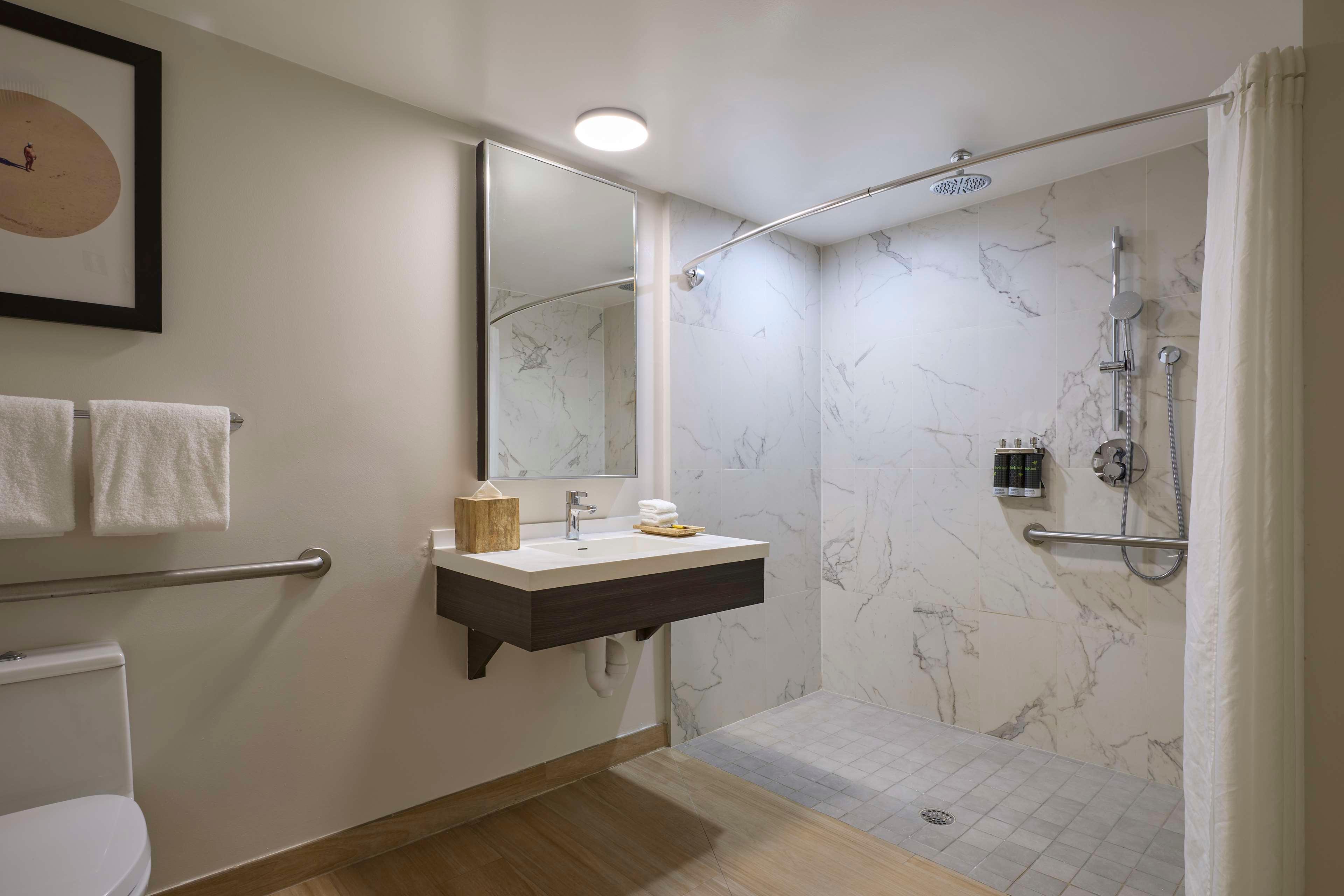 Double Deluxe King Bed