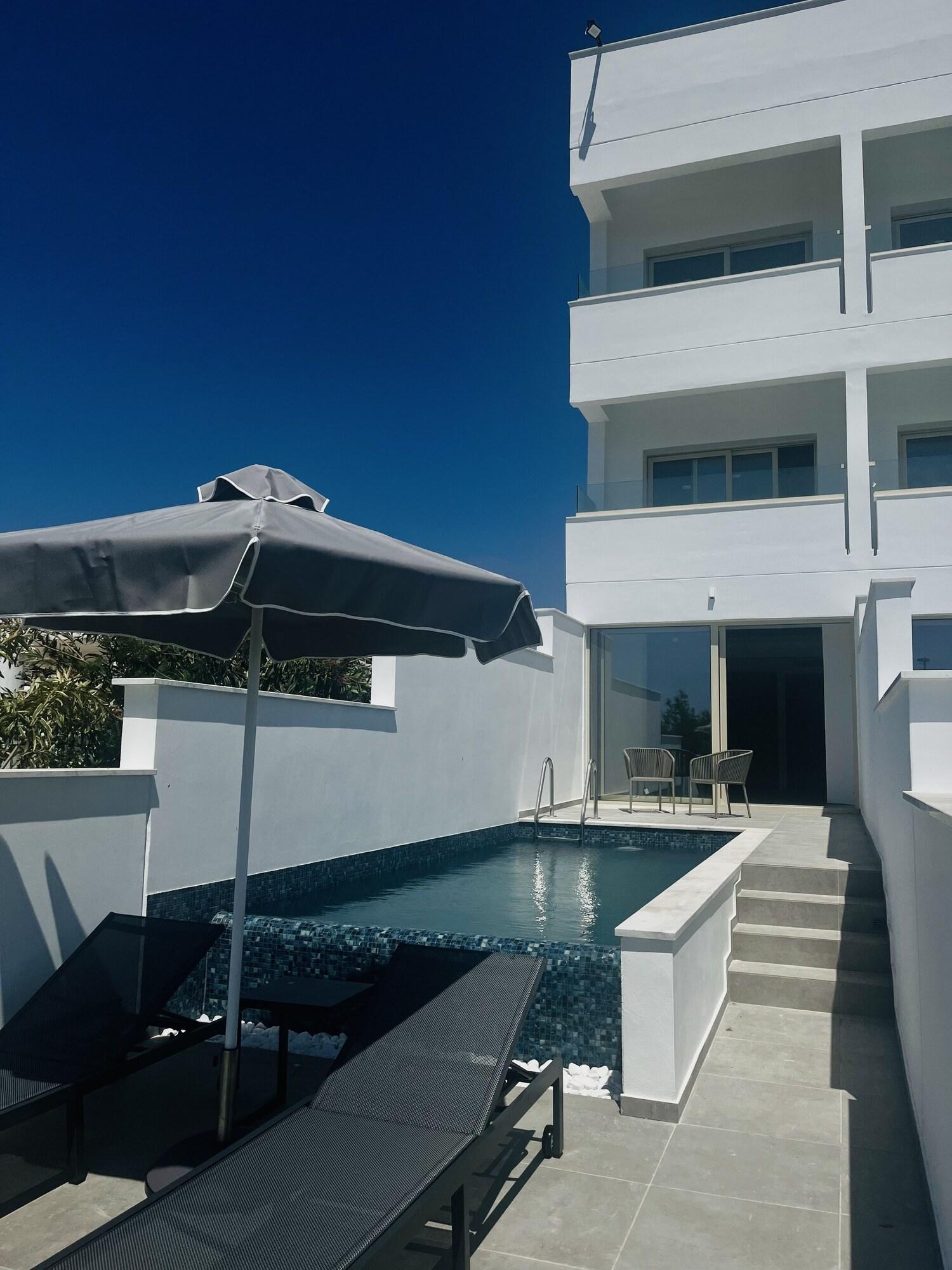 Studio Sea View with Private Pool