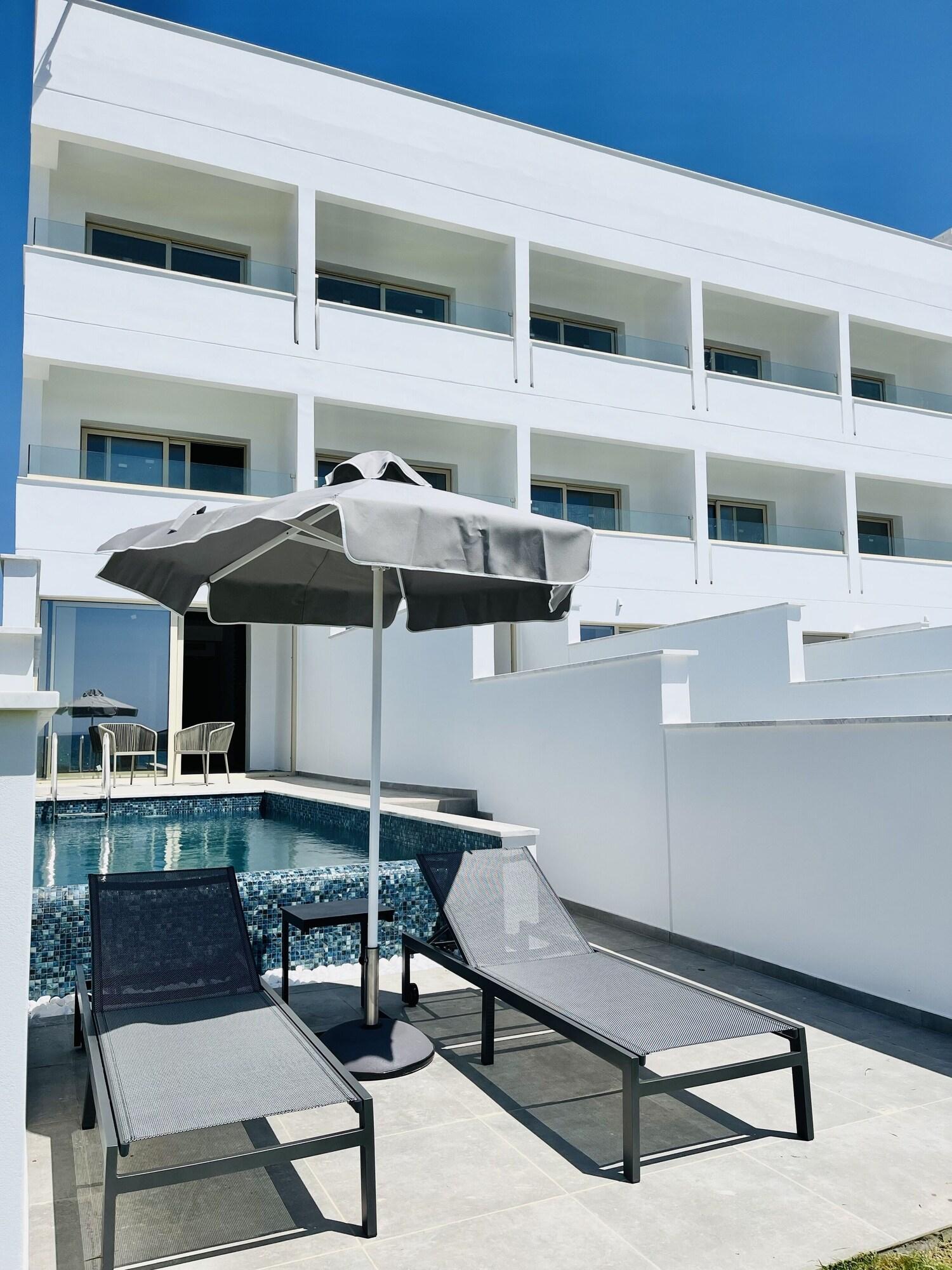 Studio Sea View with Private Pool