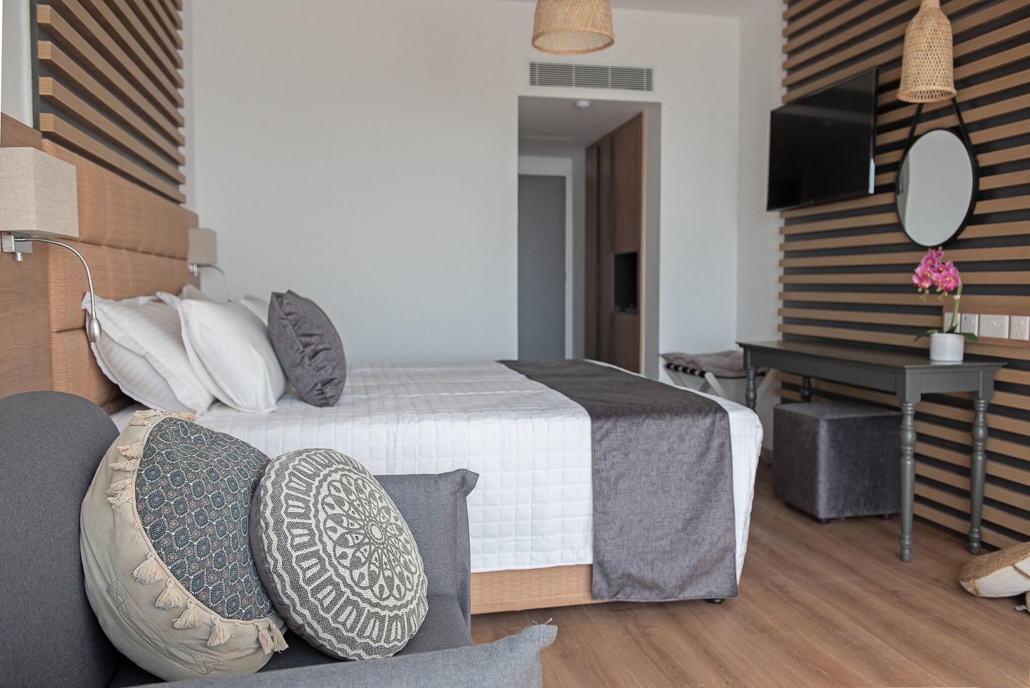 Studio King Size Bed