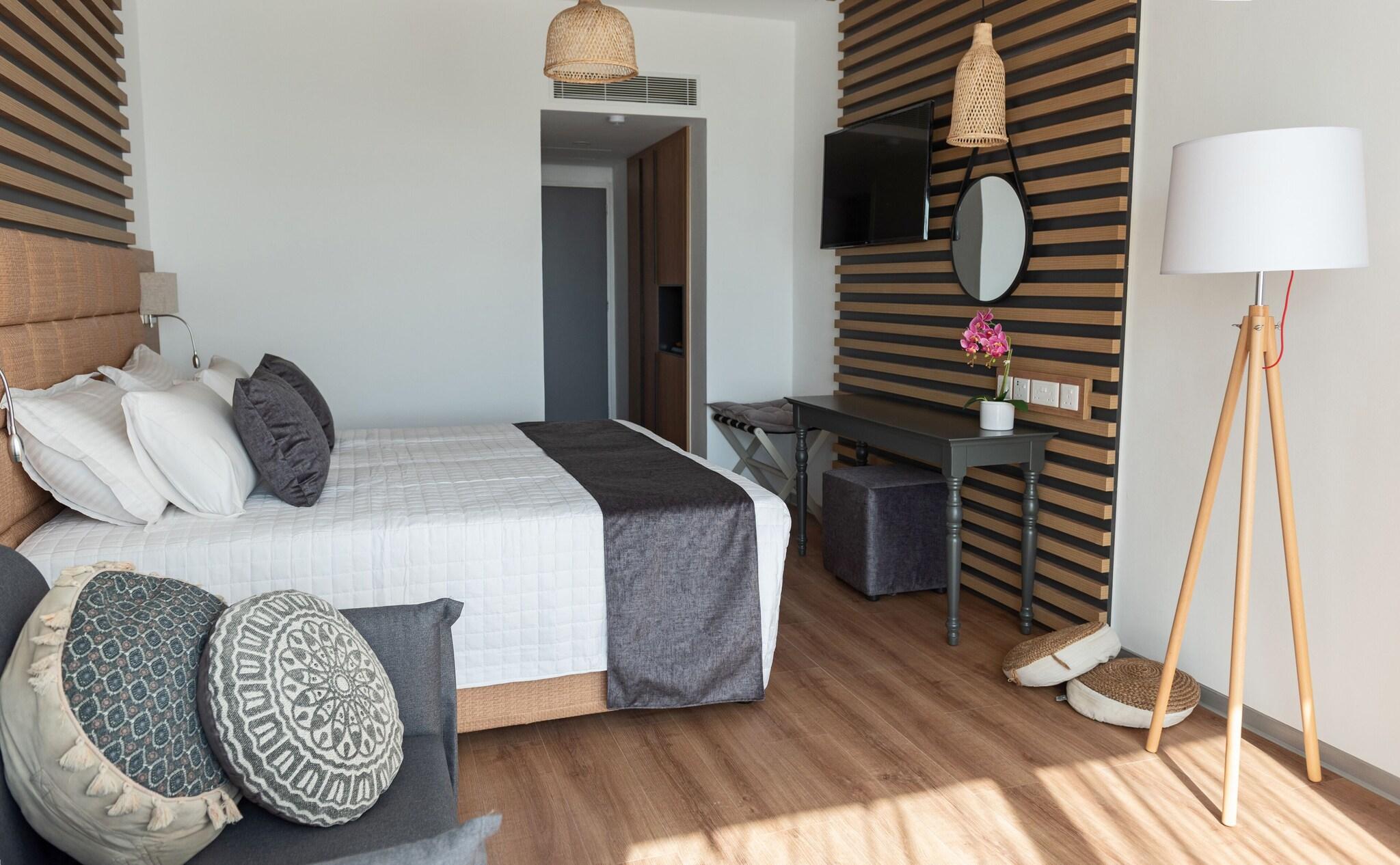 Studio King Size Bed