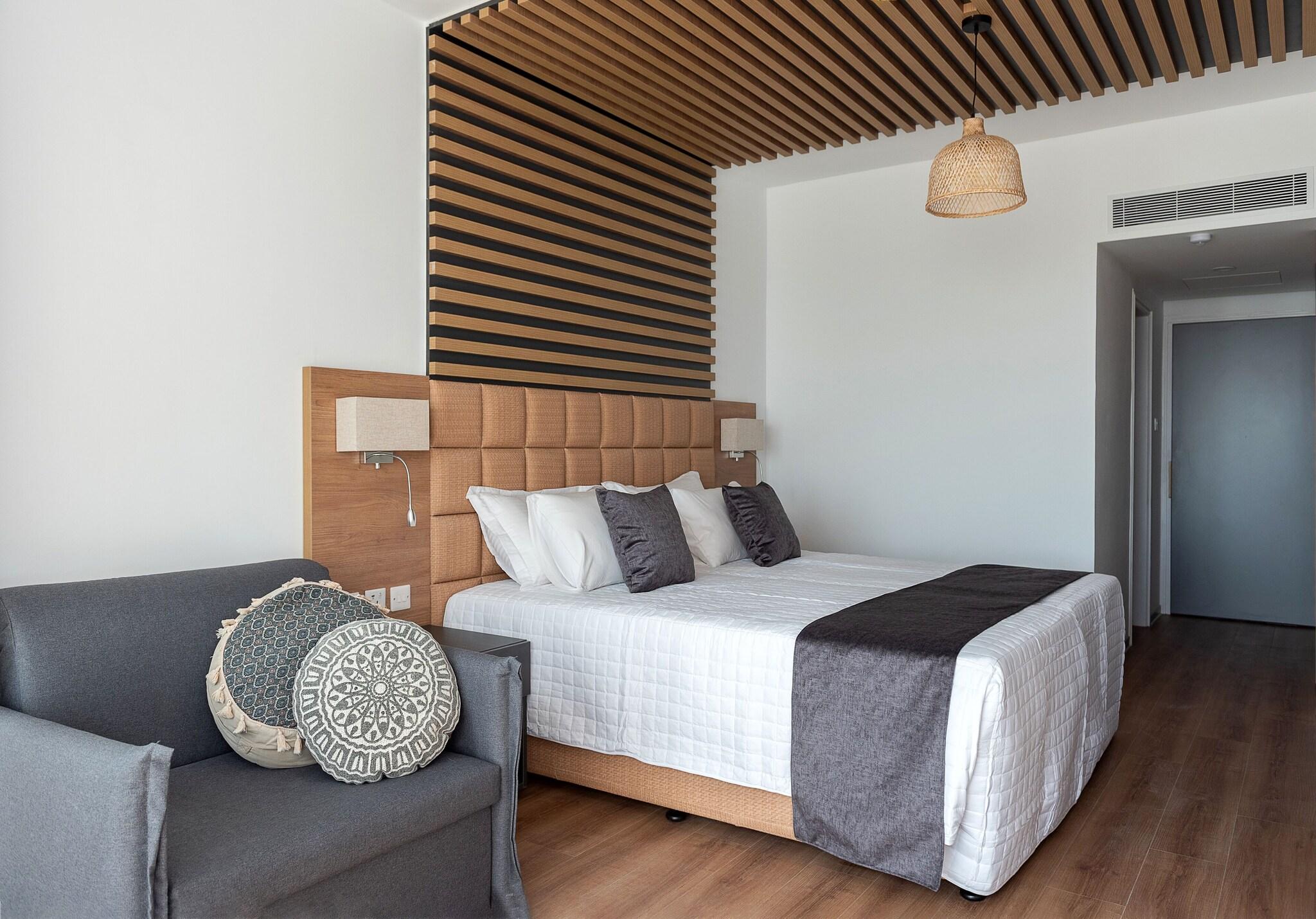 Studio King Size Bed