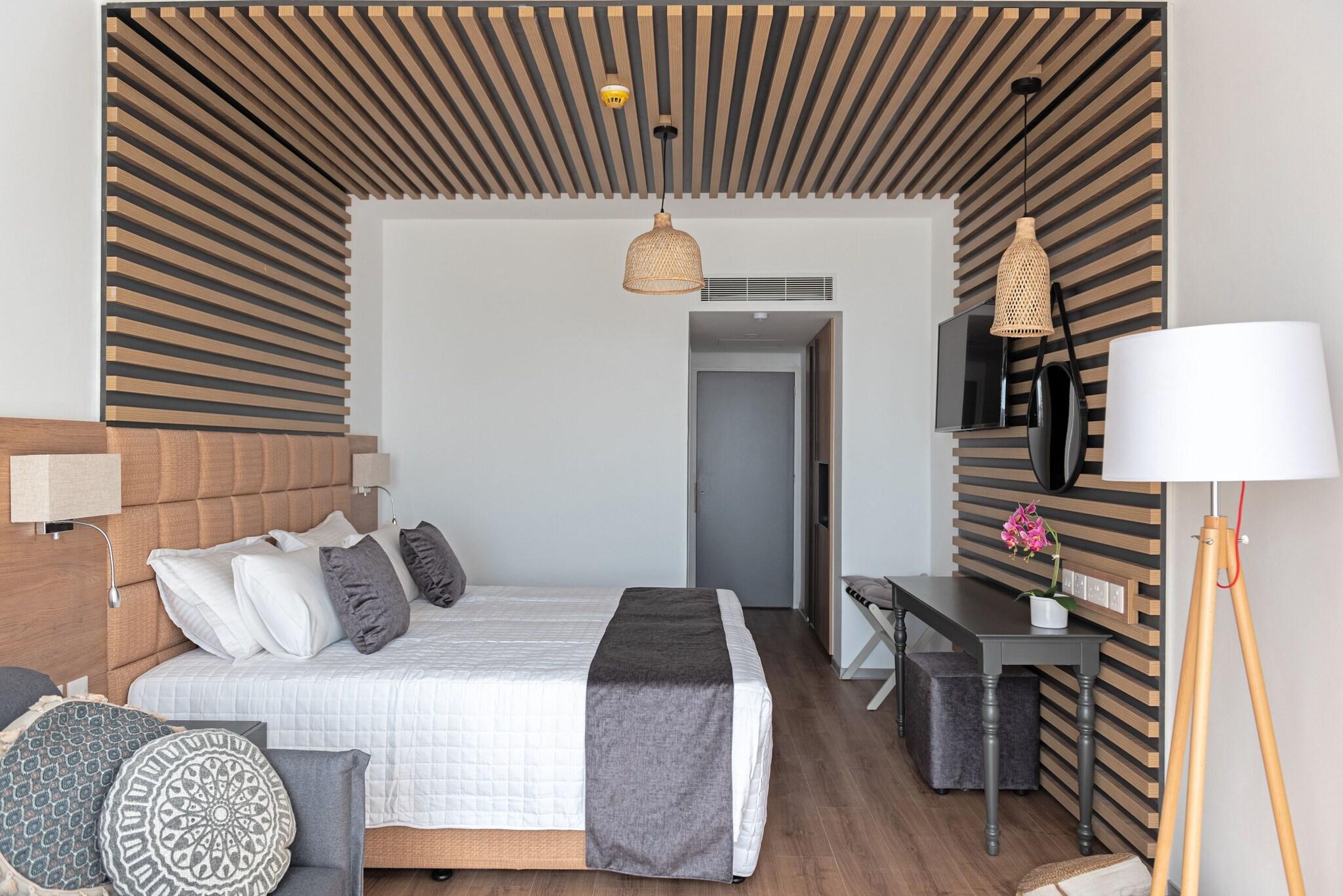 Studio King Size Bed