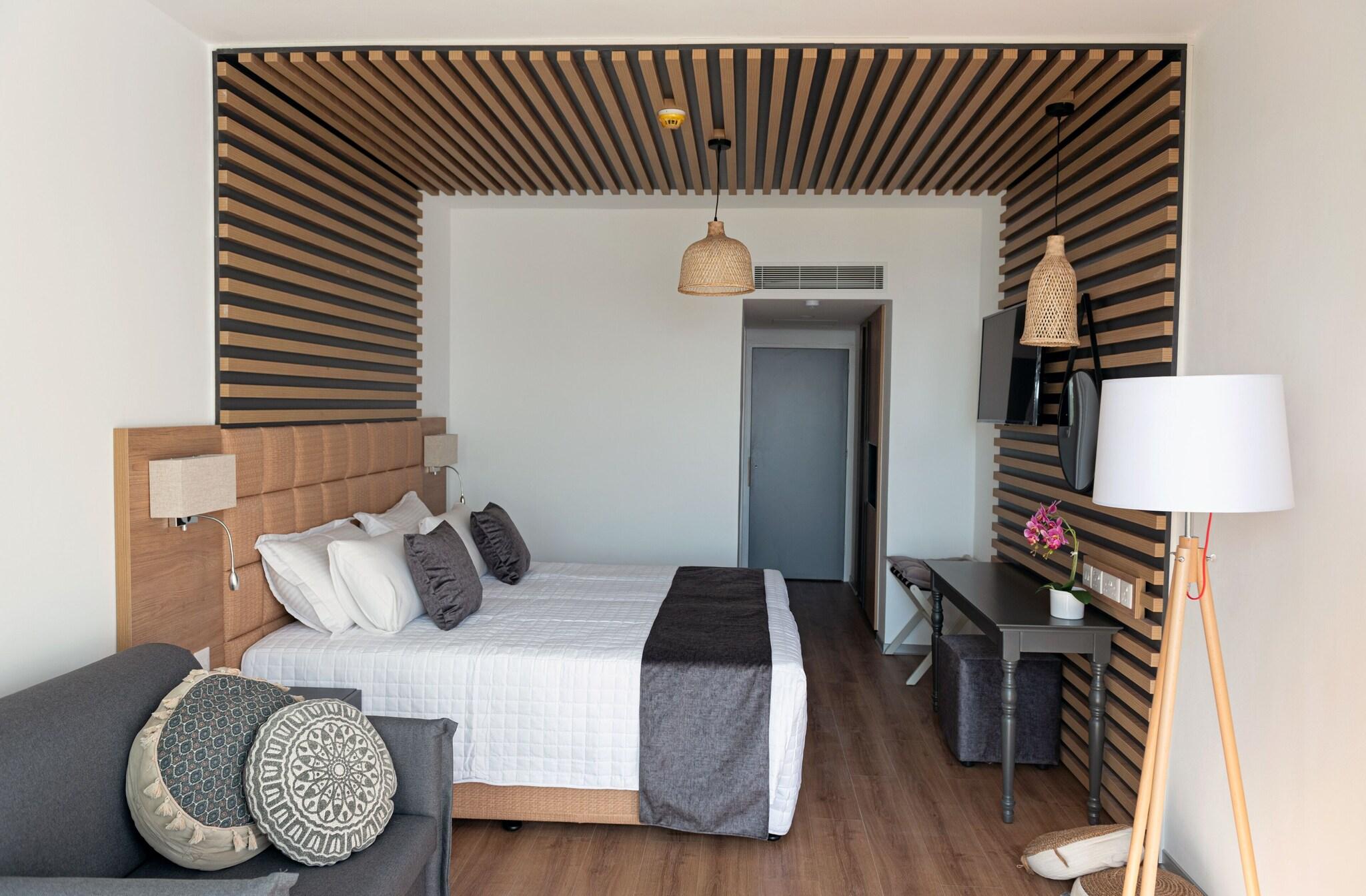 Studio King Size Bed