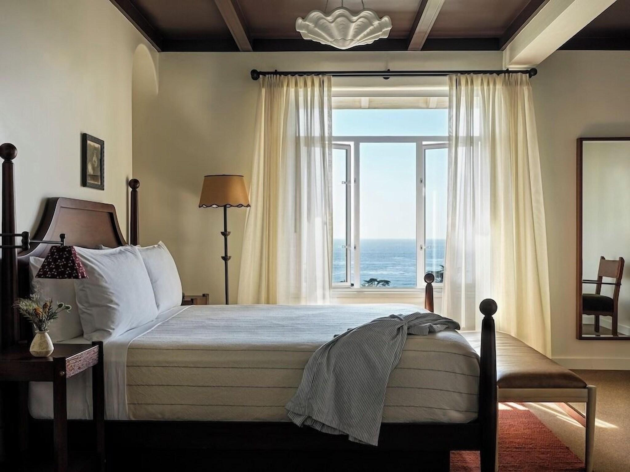 Double Ocean View King Bed