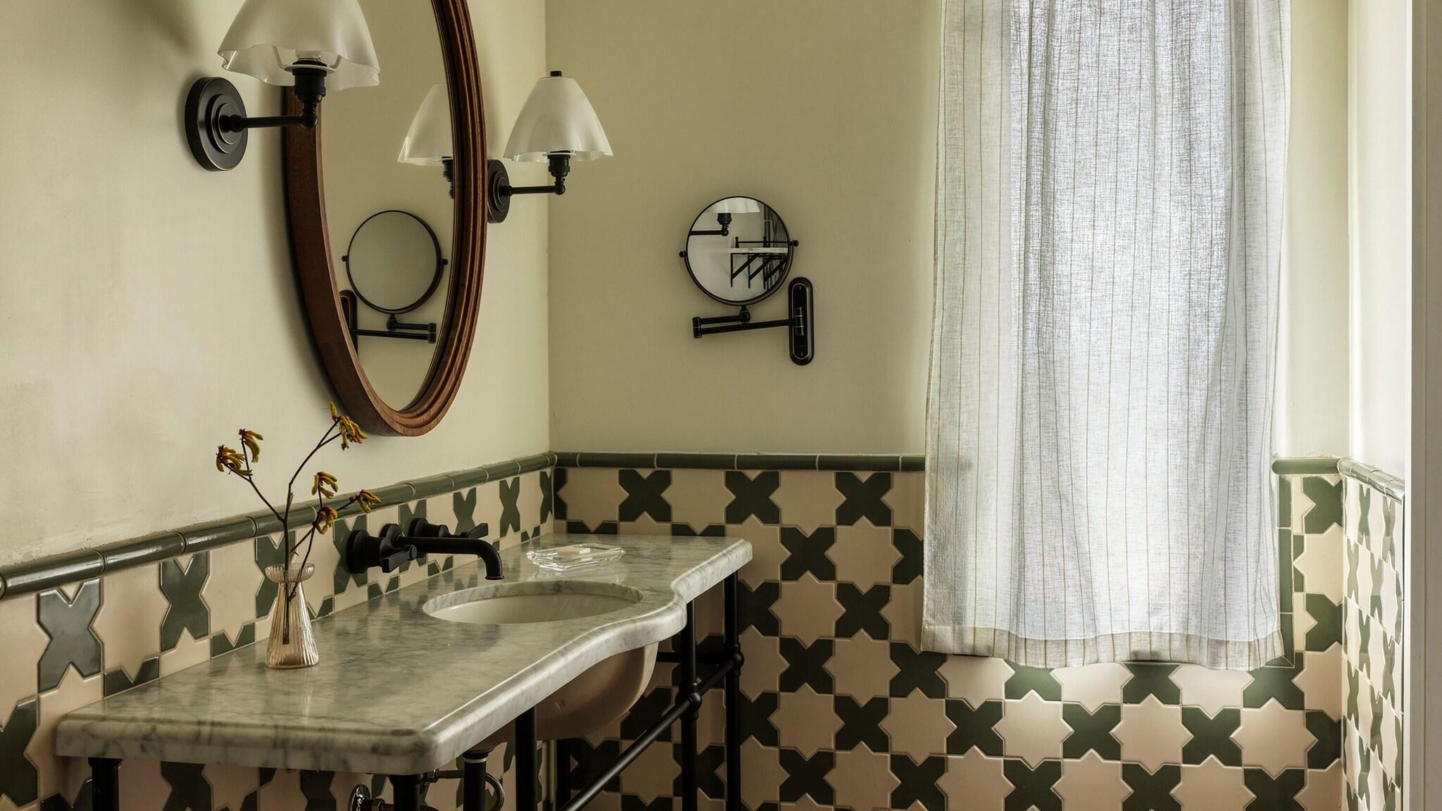 Double Accessible King Size Bed