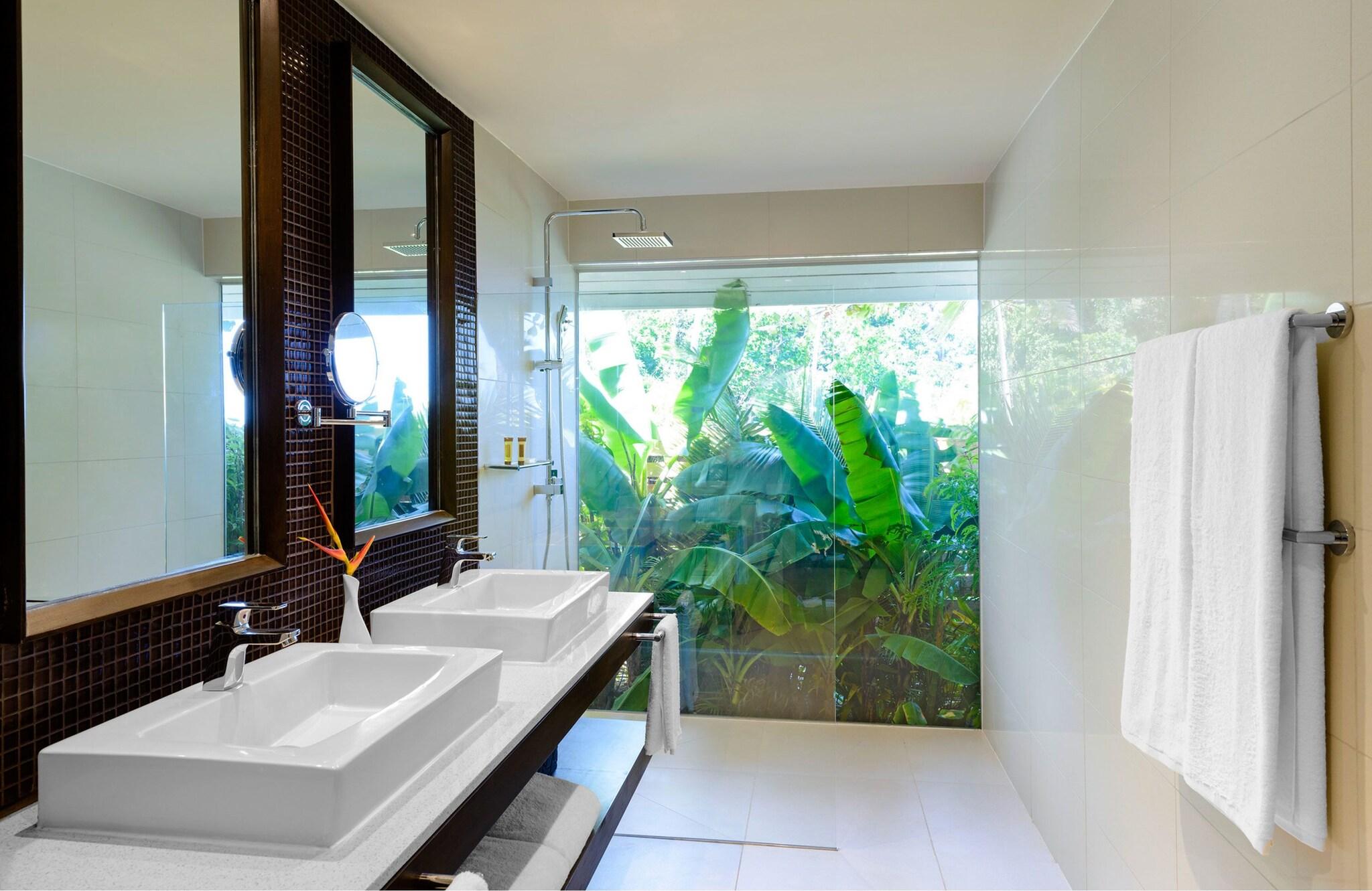 Double Ocean Front King Bed