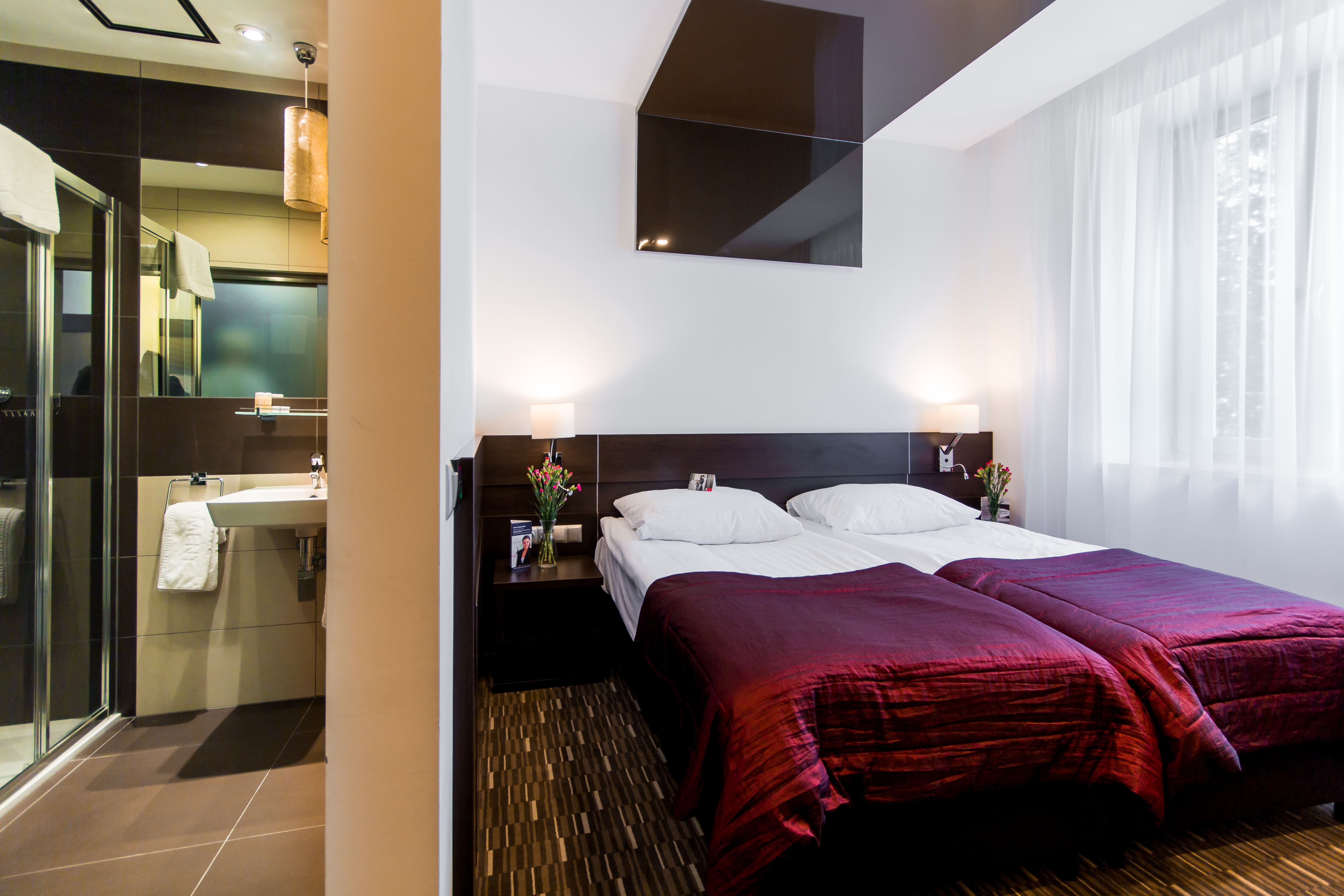 Double or Twin Standard