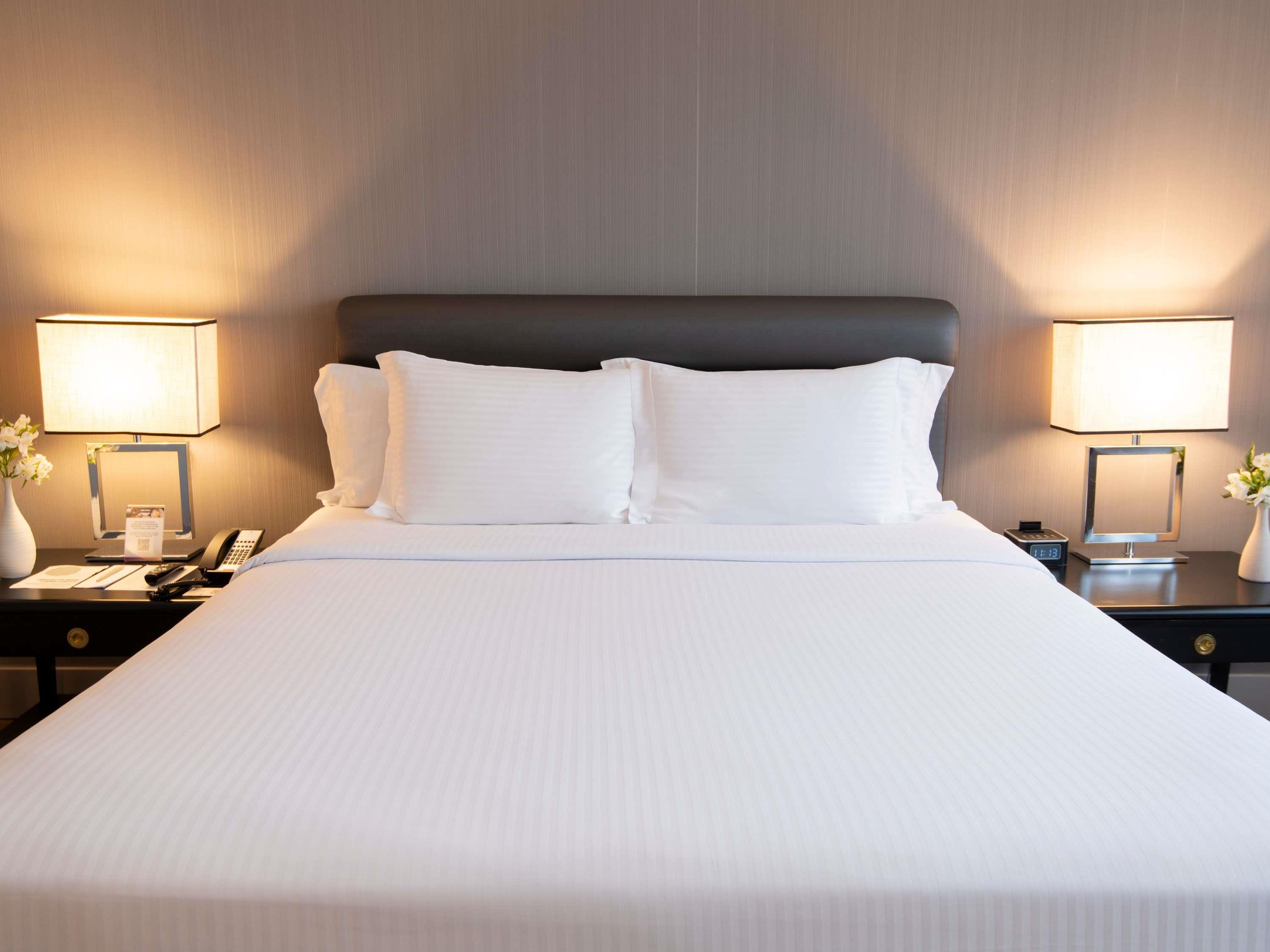 Double Deluxe Queen Bed