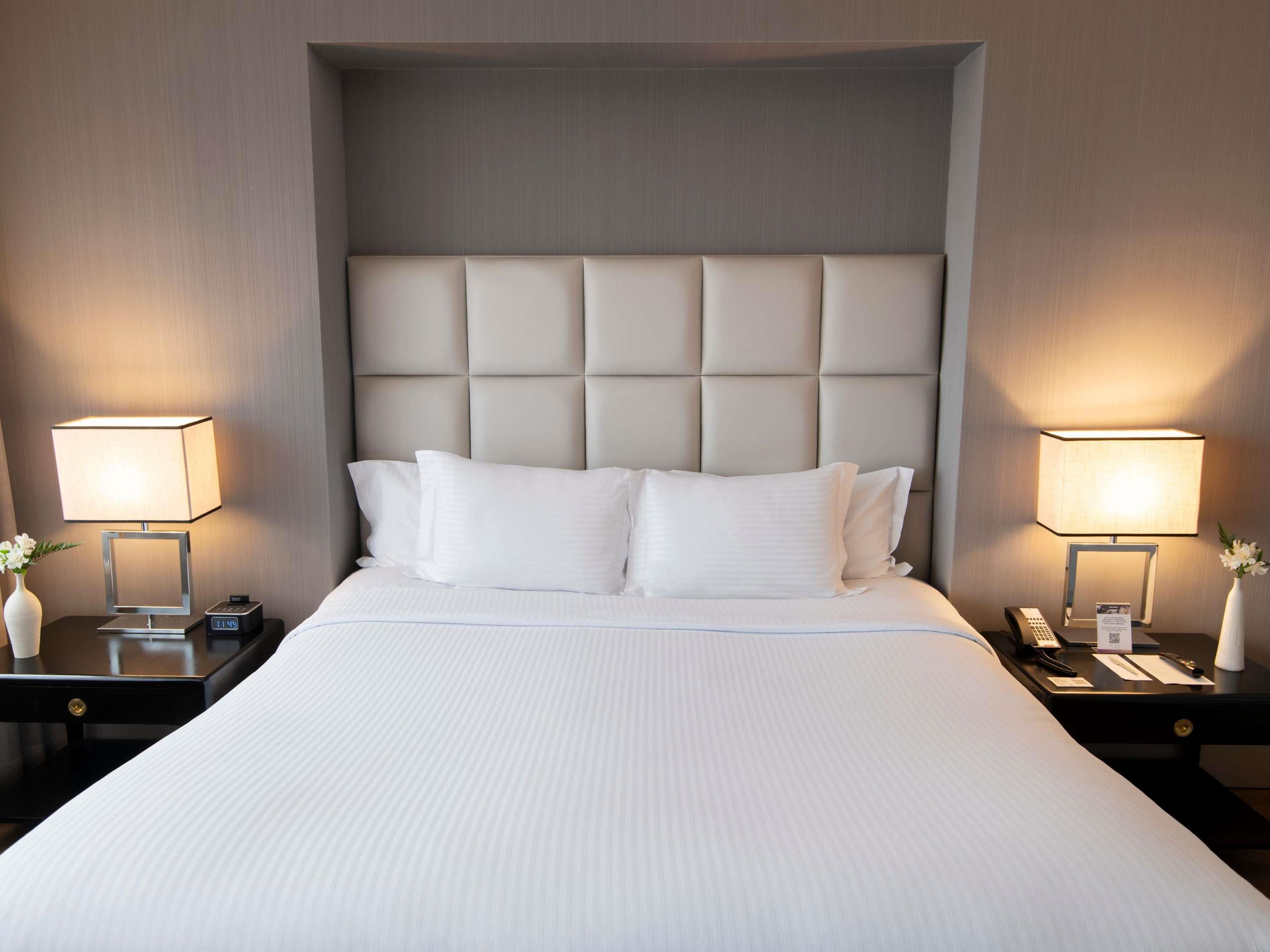 Double Deluxe Queen Bed