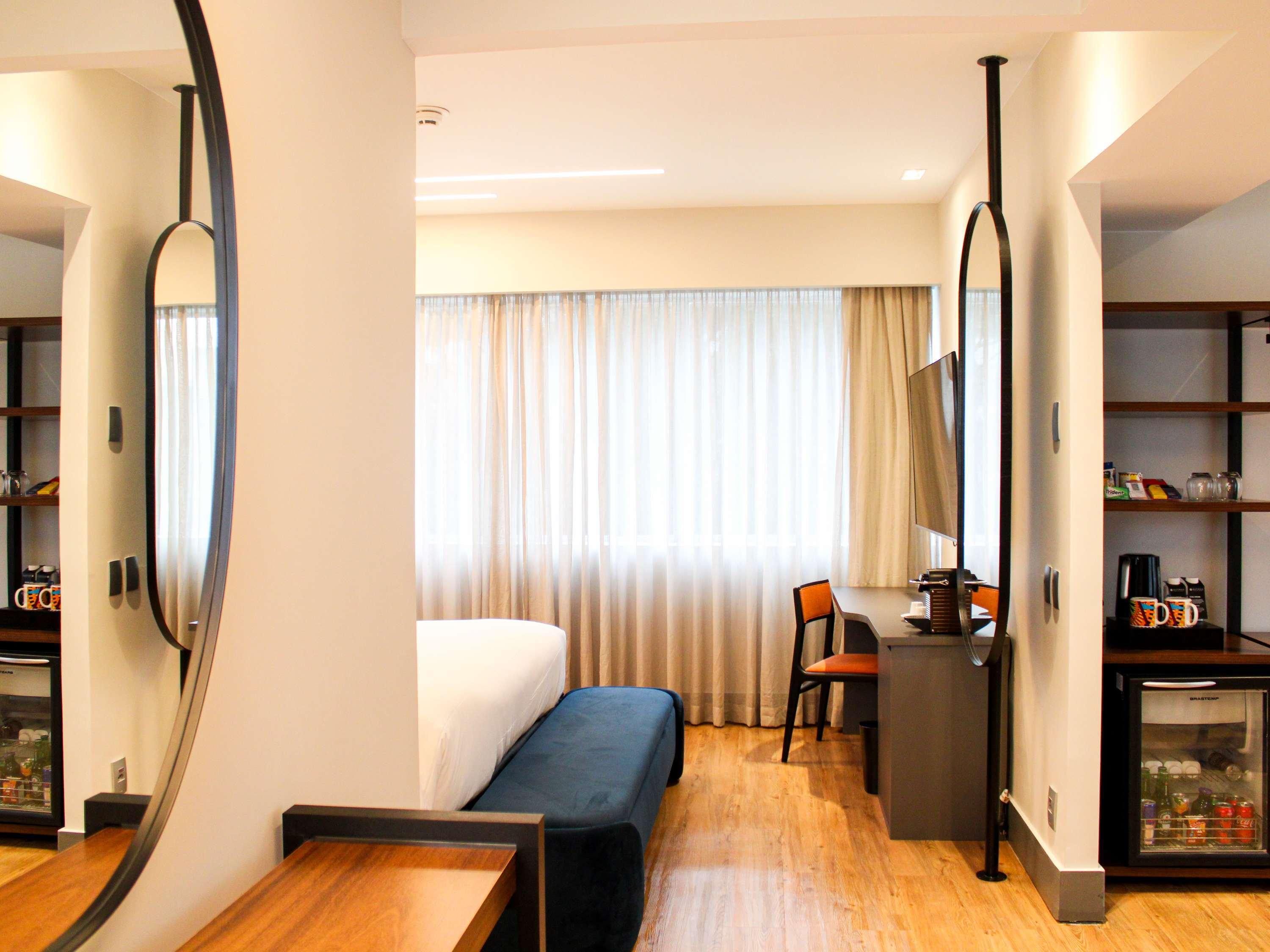 Junior Suite Queen Size Bed