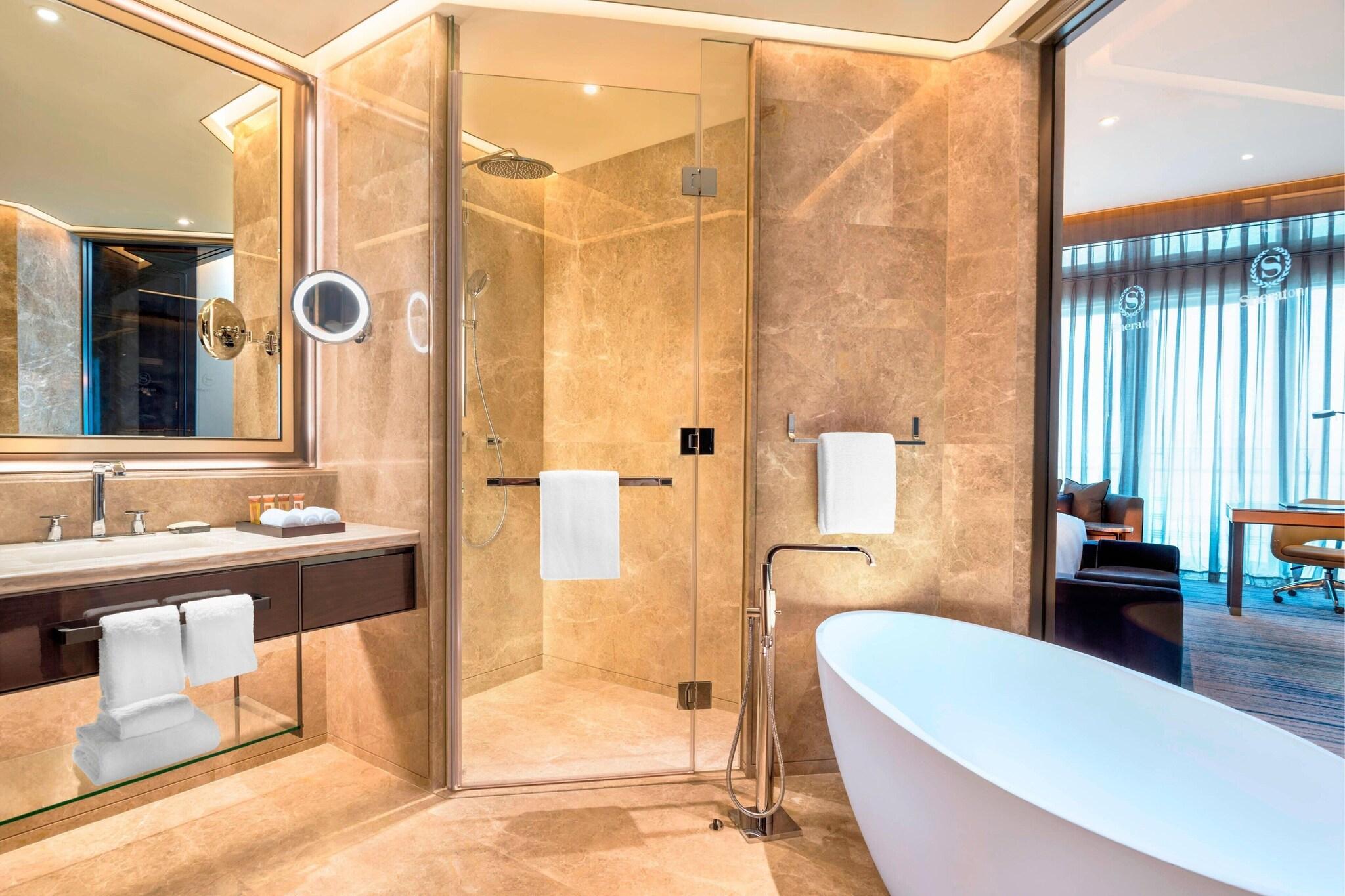 Double City View King Bed