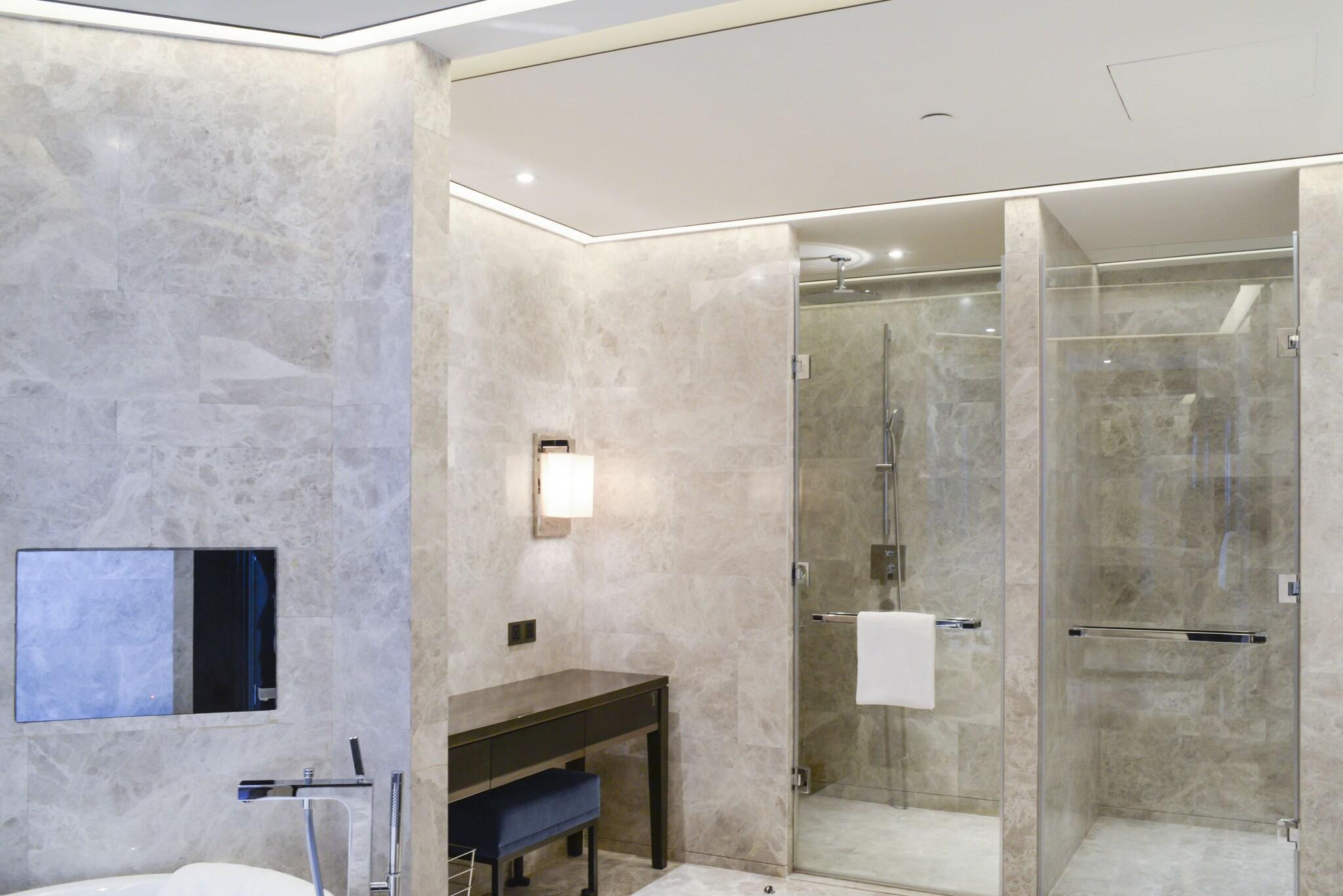 Junior Suite King Bed One Bedroom 