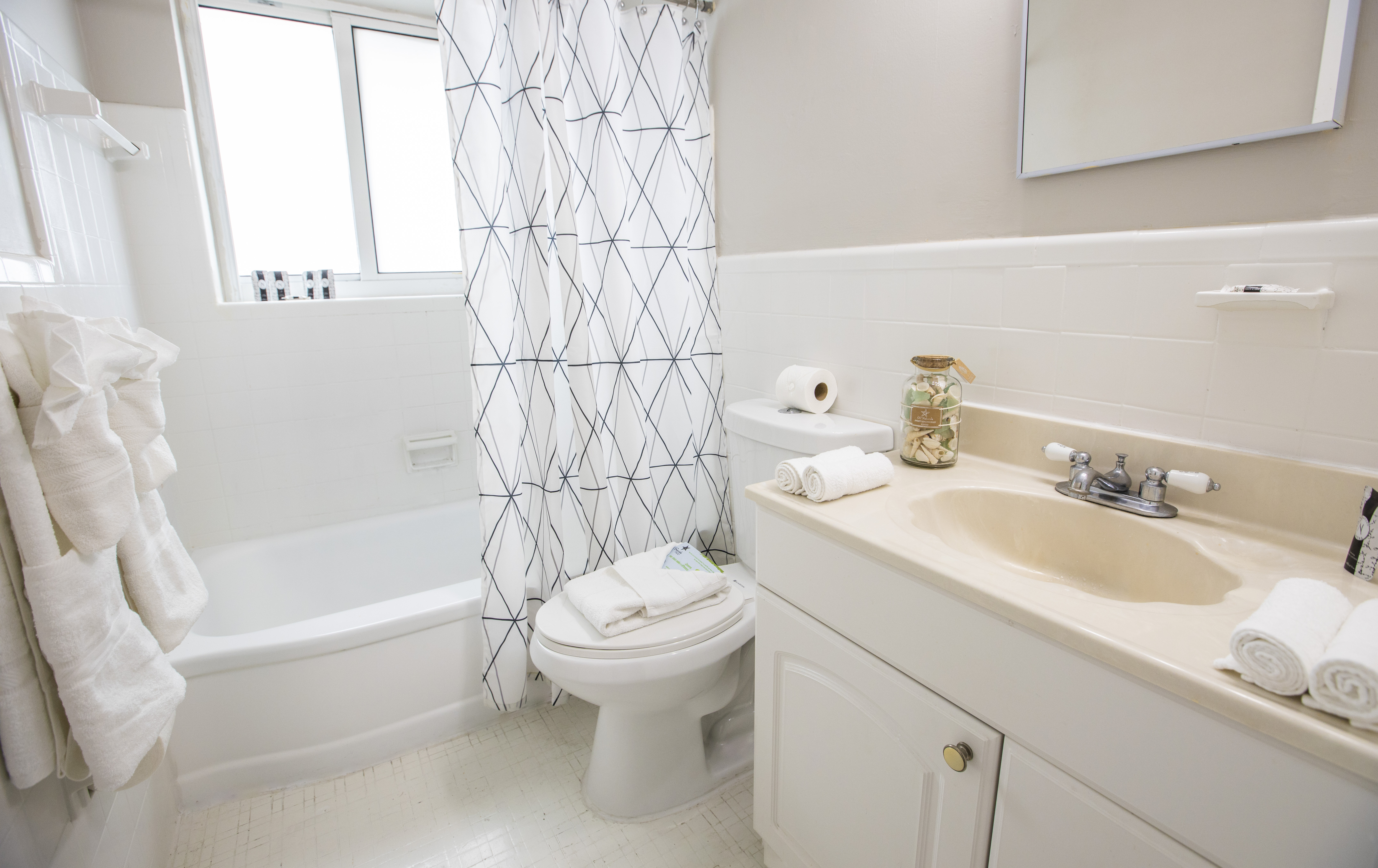 Studio Queen Size Bed