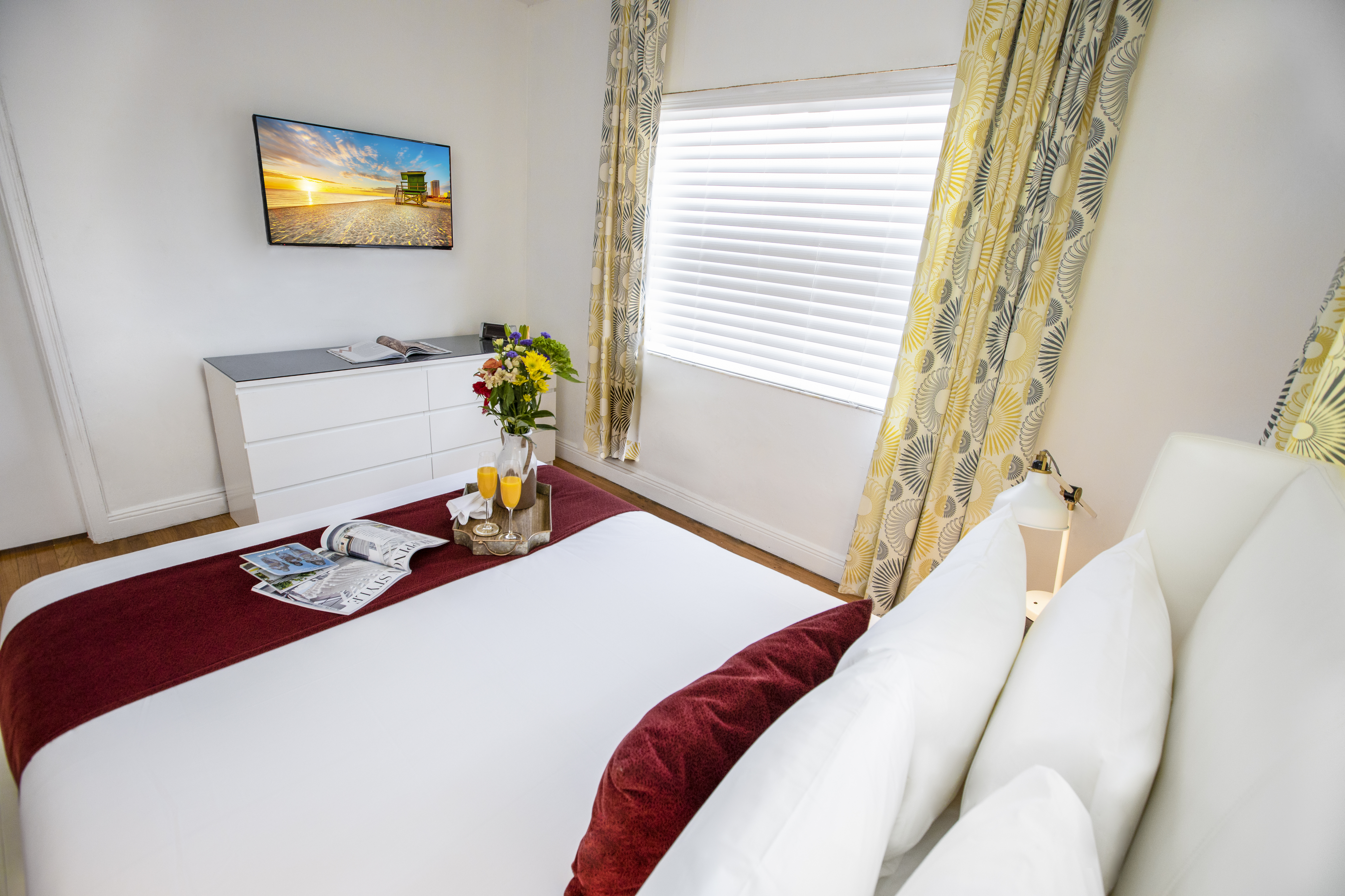 Studio Queen Size Bed