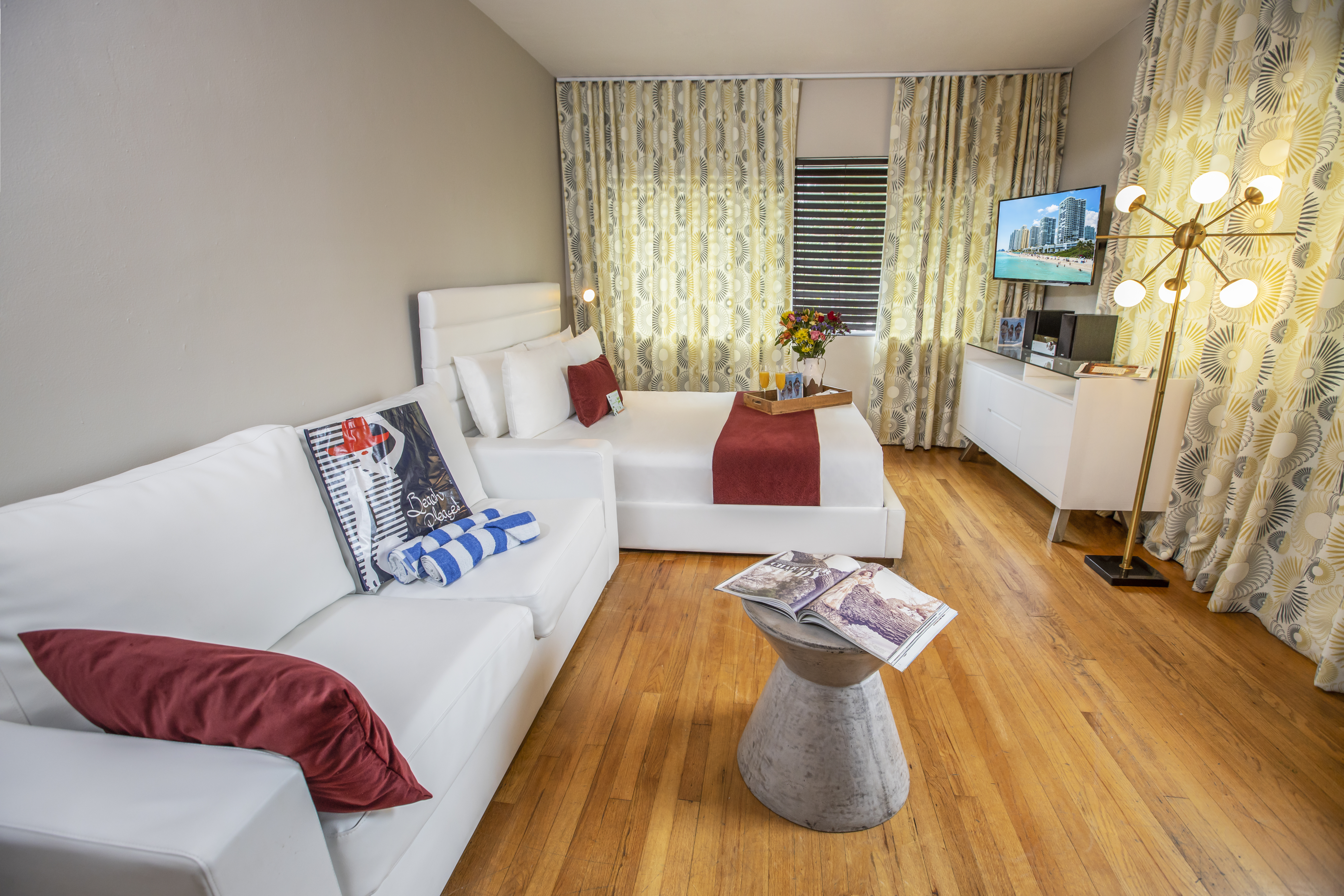 Studio Queen Size Bed