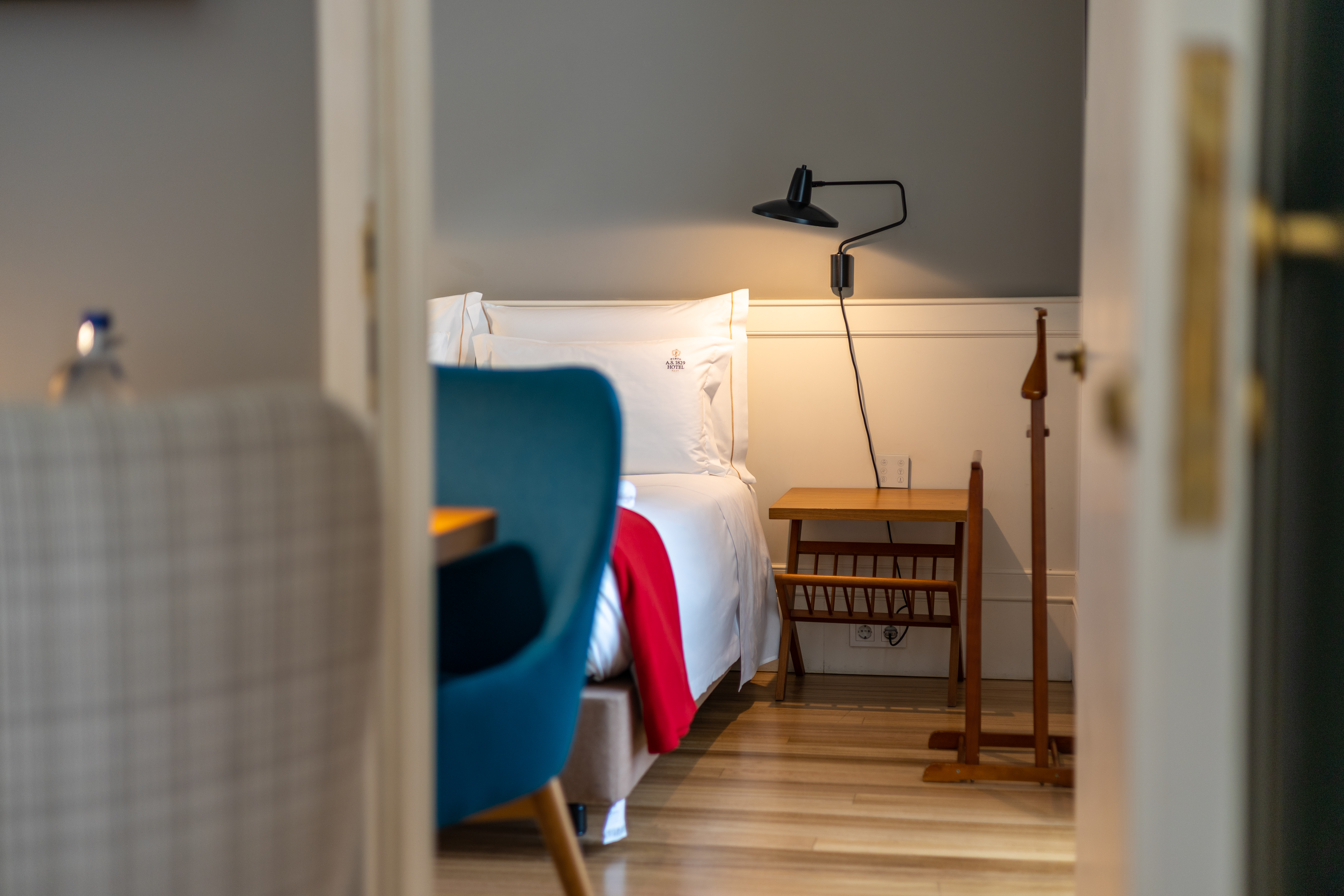 Room Connecting Room