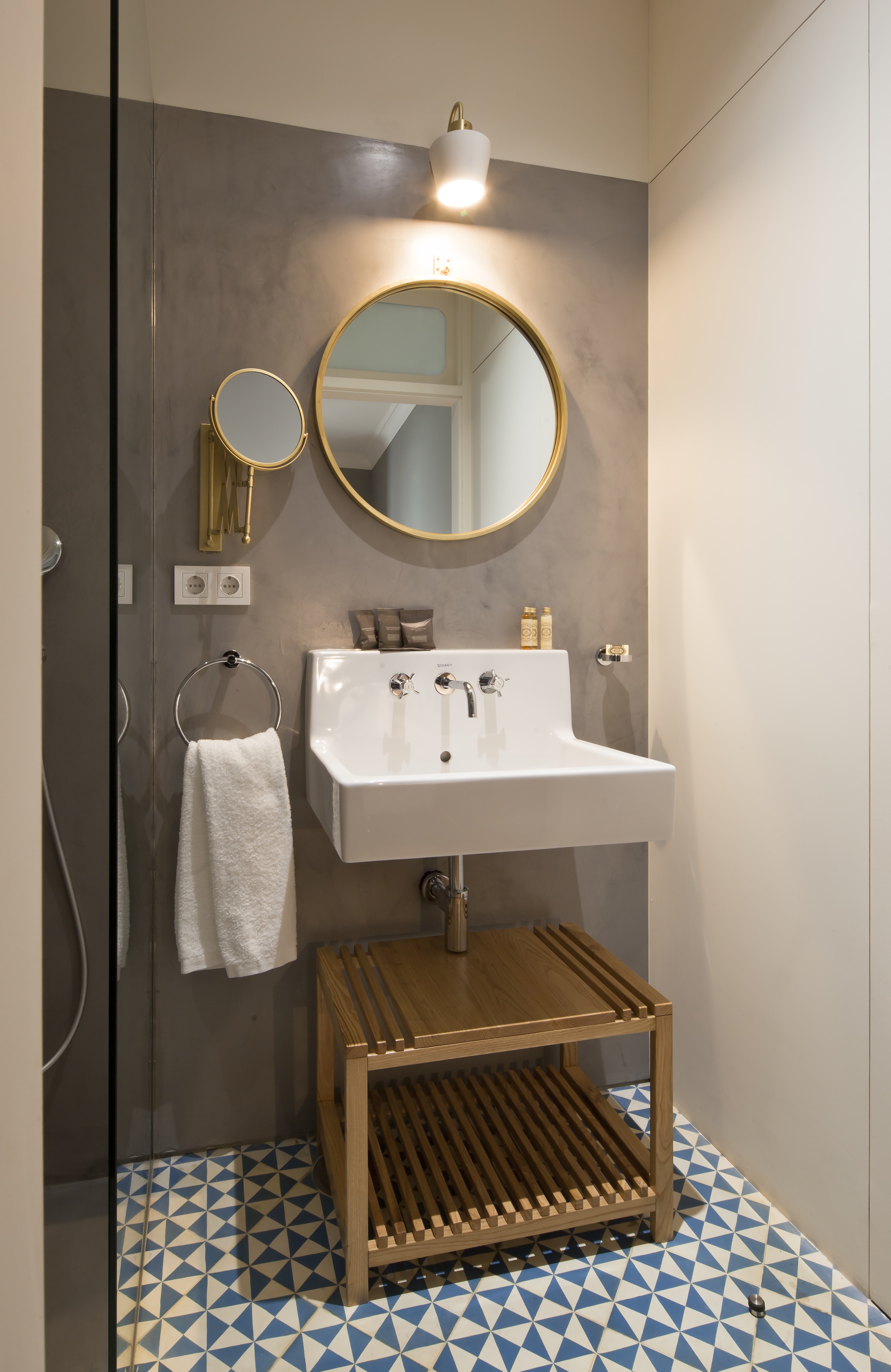 Double or Twin Standard