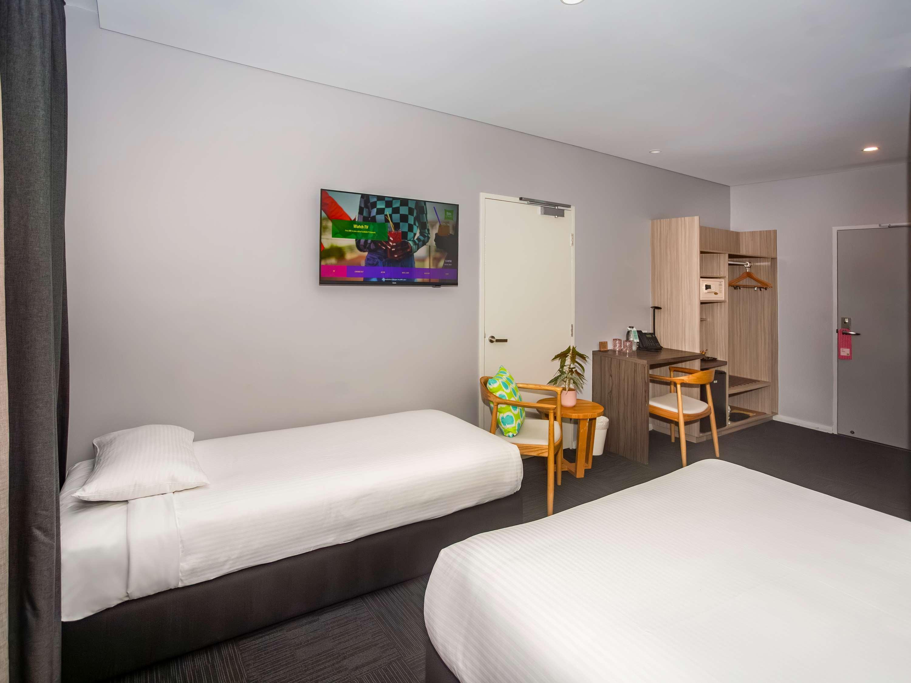 Double Accessible-queen Size Bed