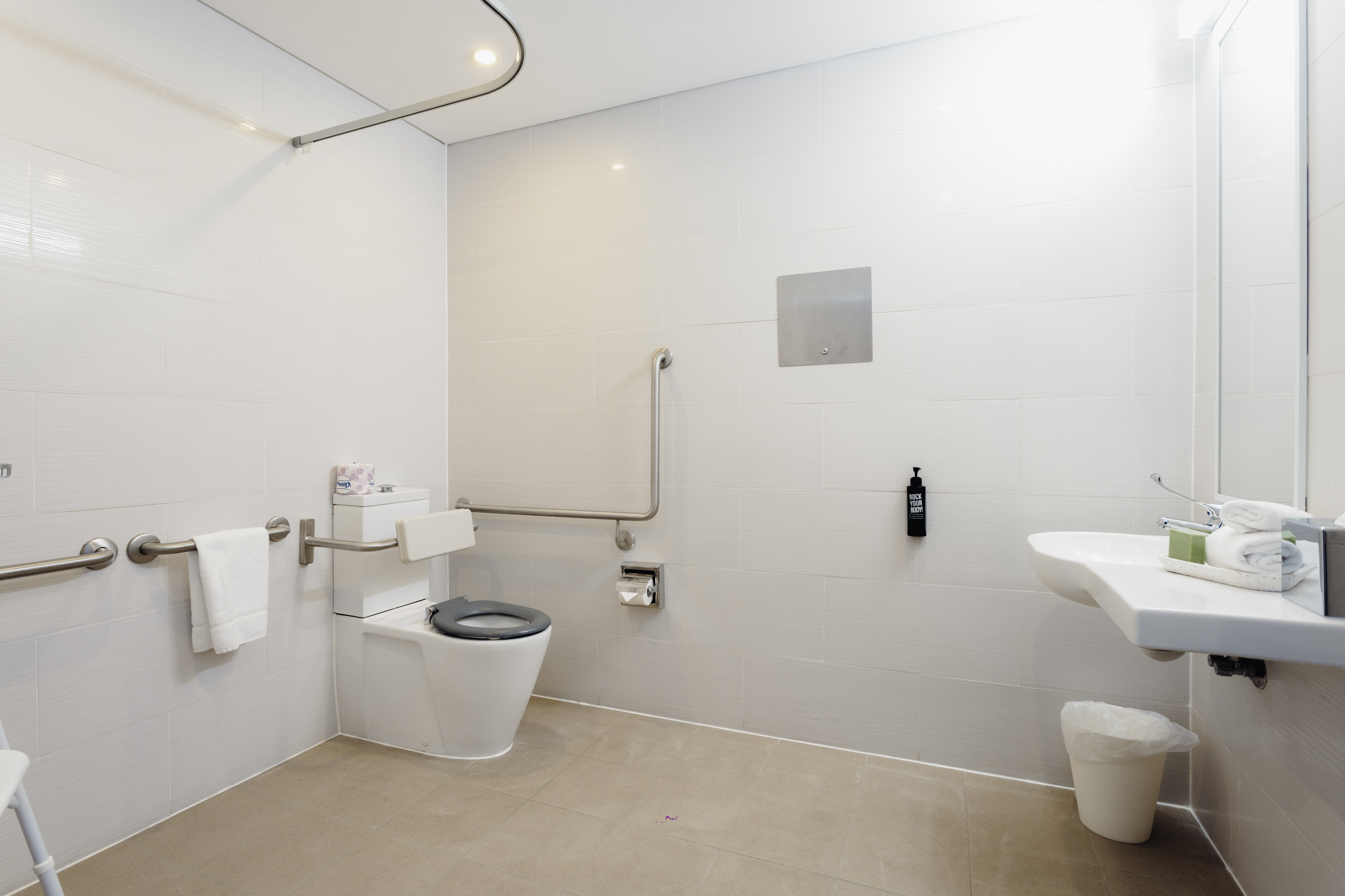 Double Accessible-queen Size Bed