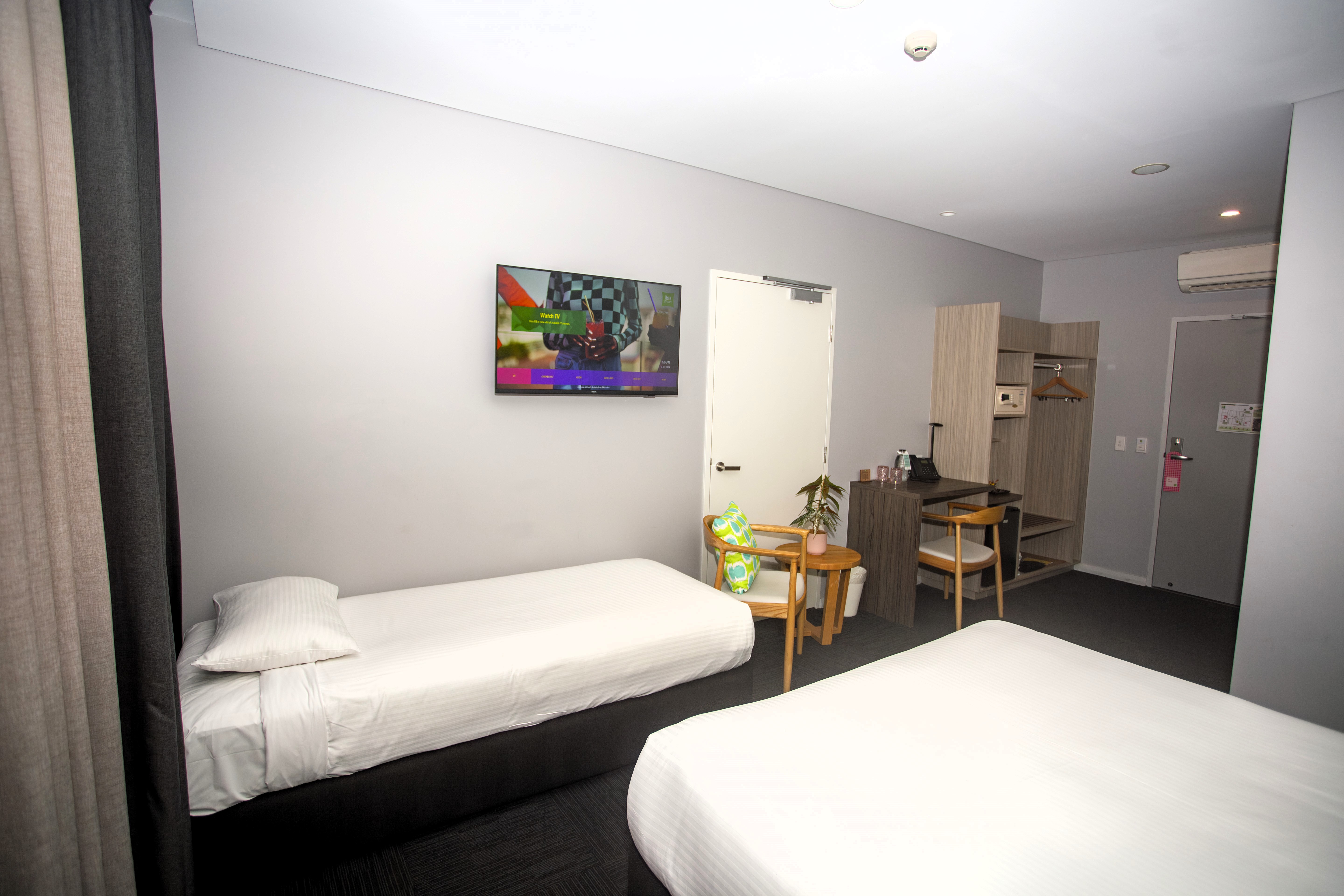 Double Accessible-queen Size Bed