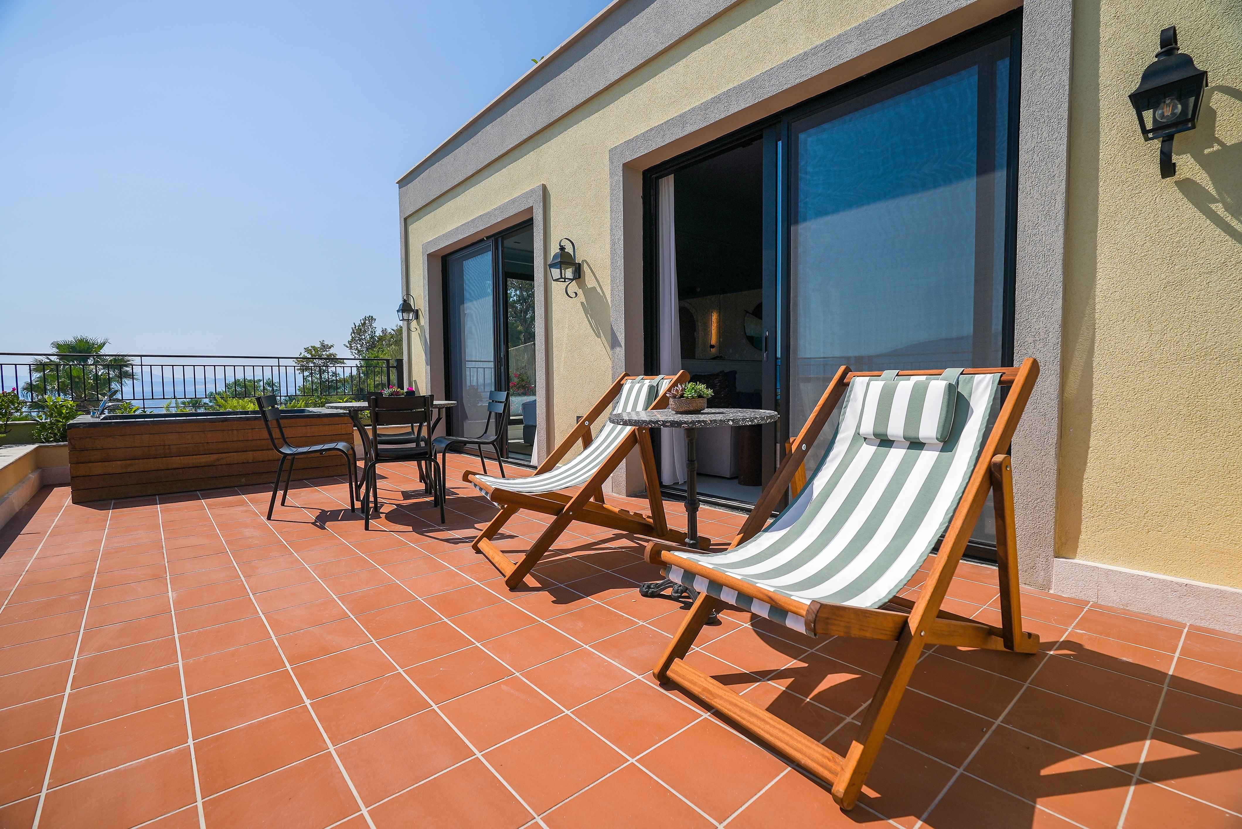 Suite with Jacuzzi with Views