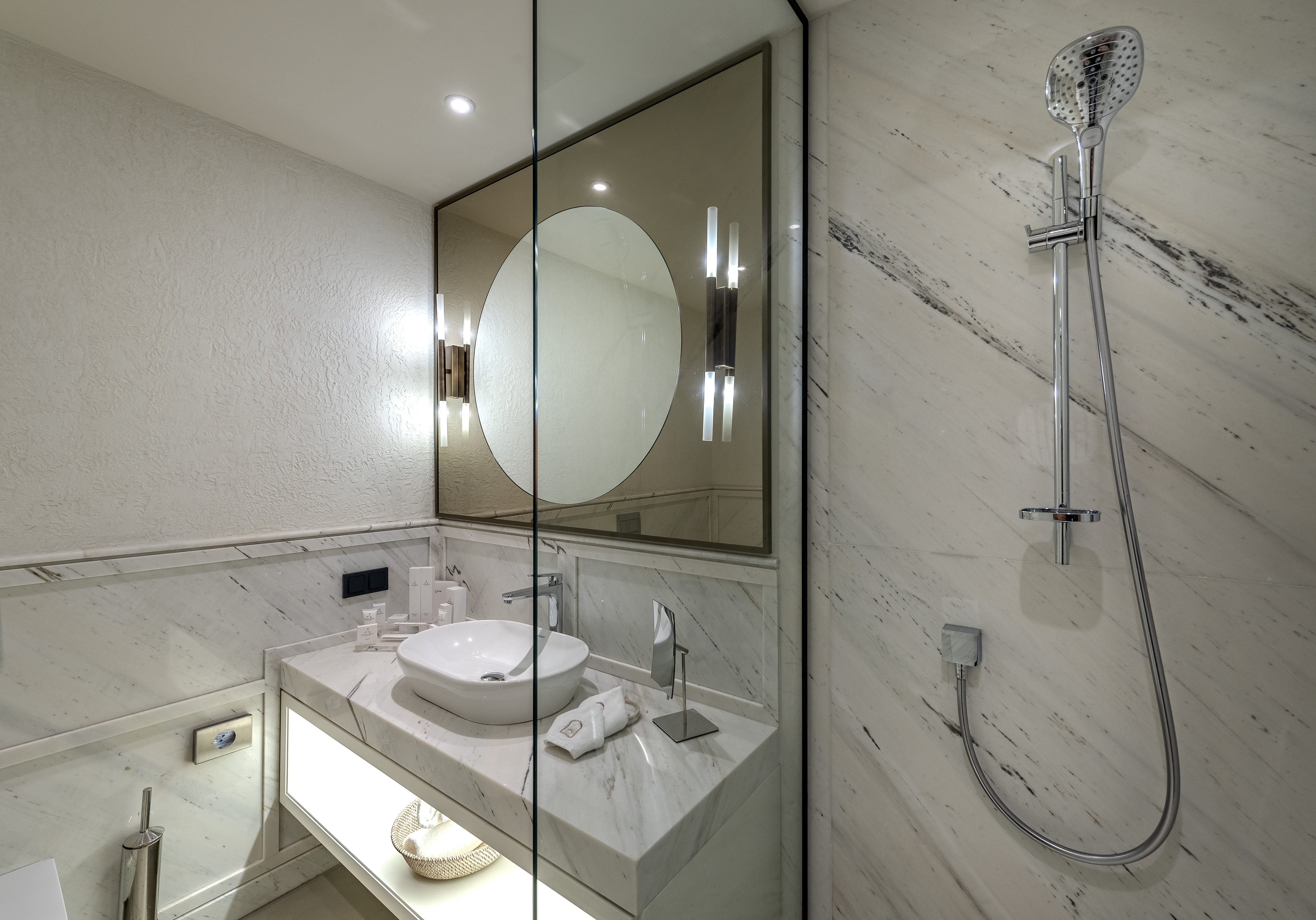 Double or Twin Deluxe with Terrace