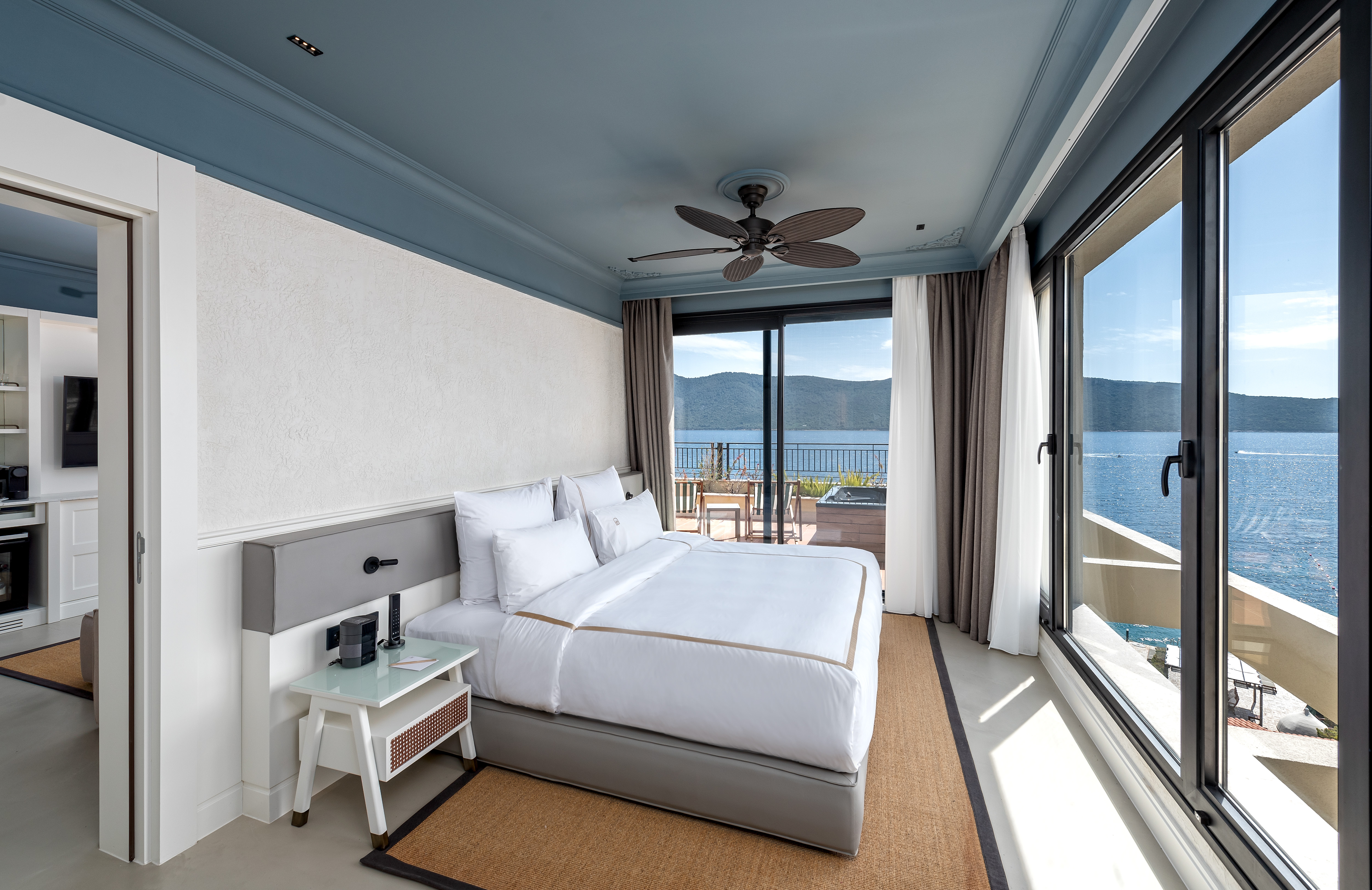 Suite with Jacuzzi with Views