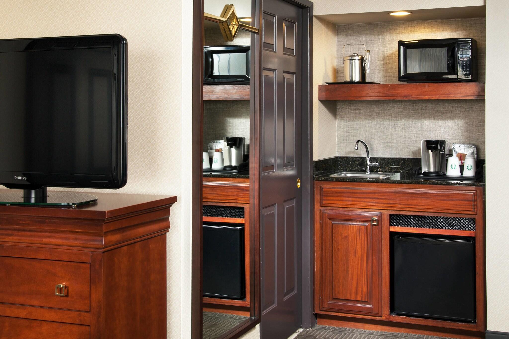 Double Club King Bed