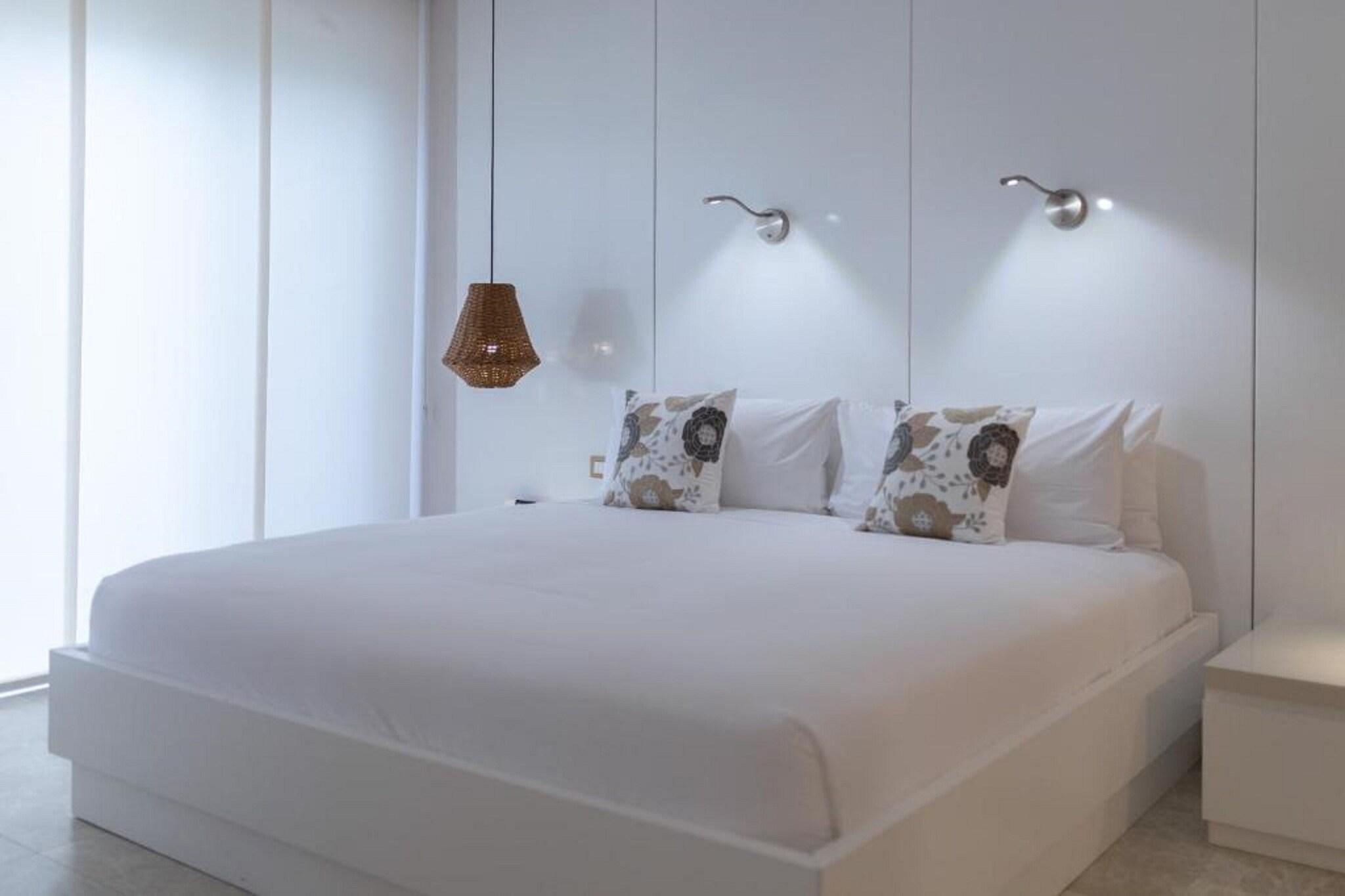 Bungalow King Size Bed