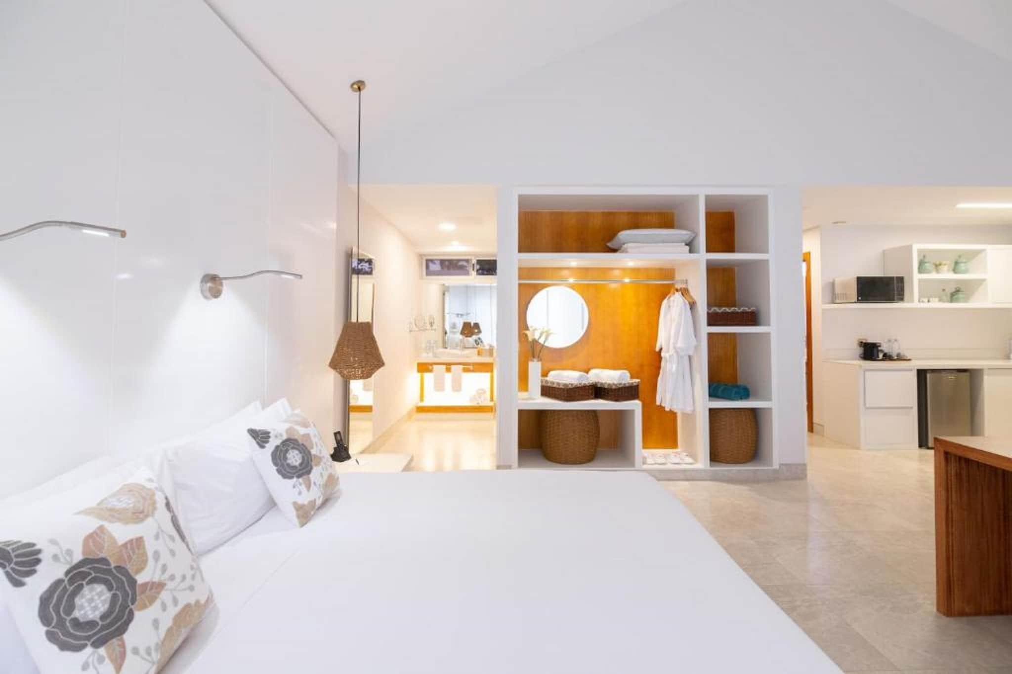 Bungalow King Size Bed