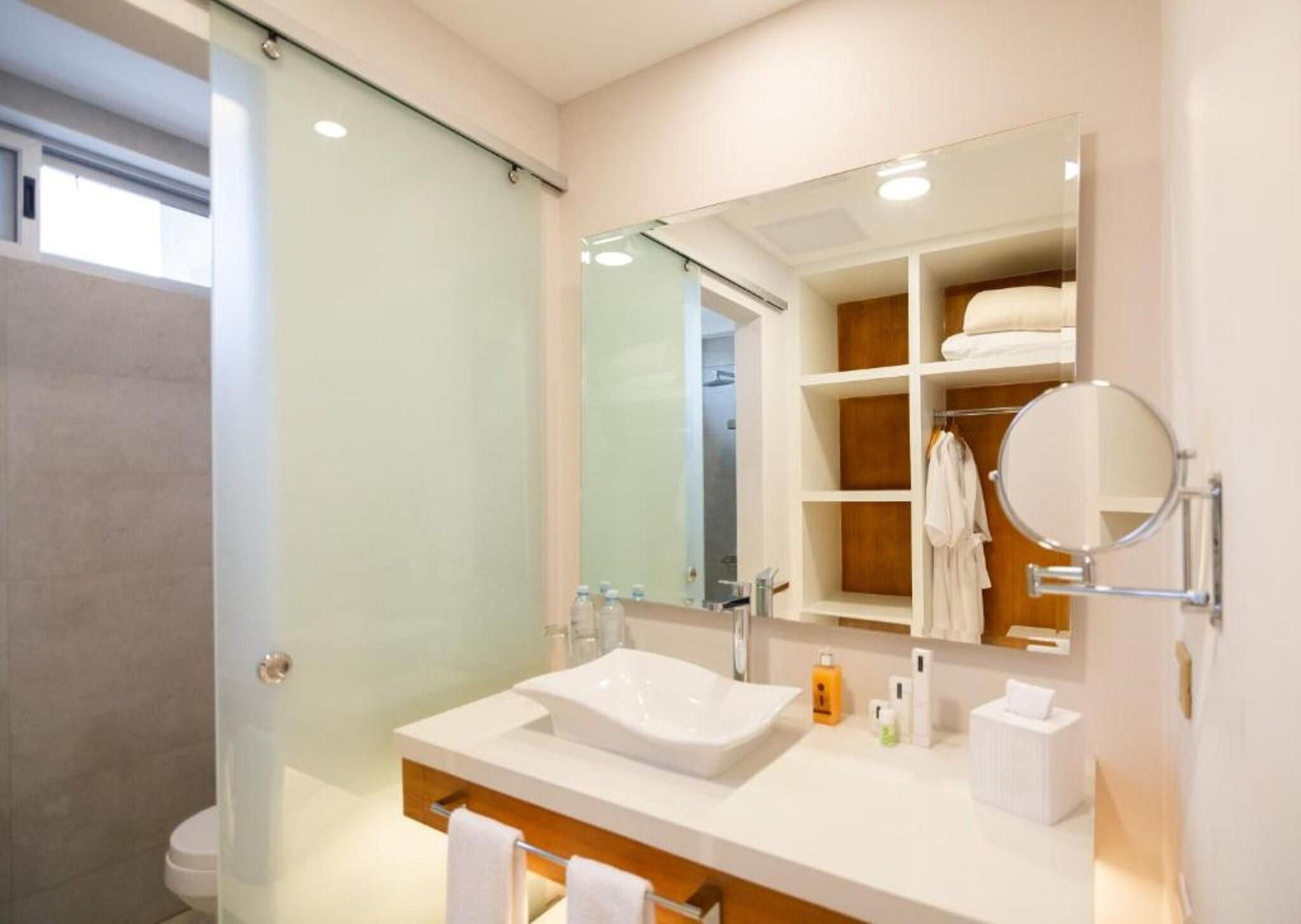 Bungalow King Size Bed