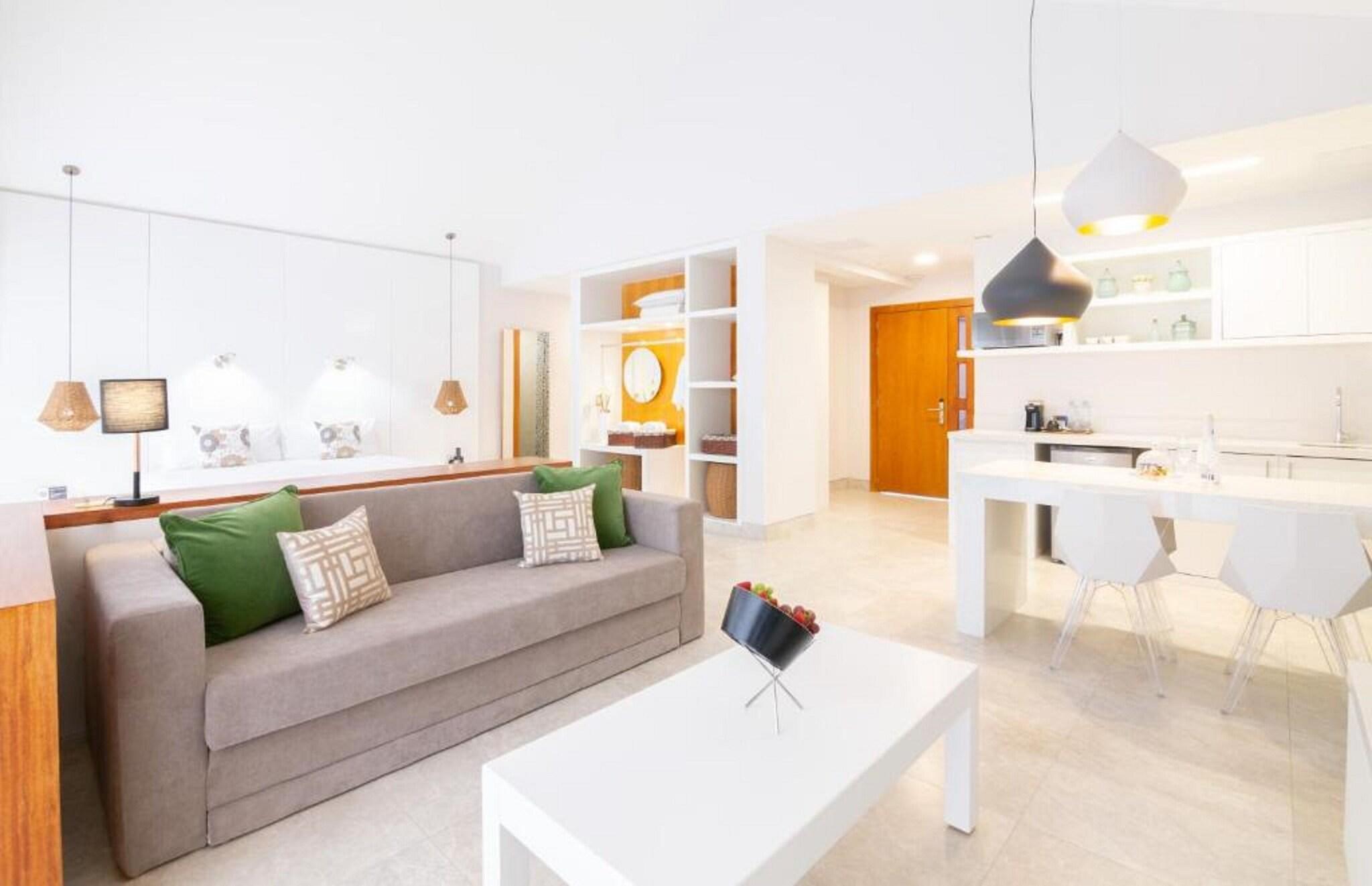 Bungalow King Size Bed