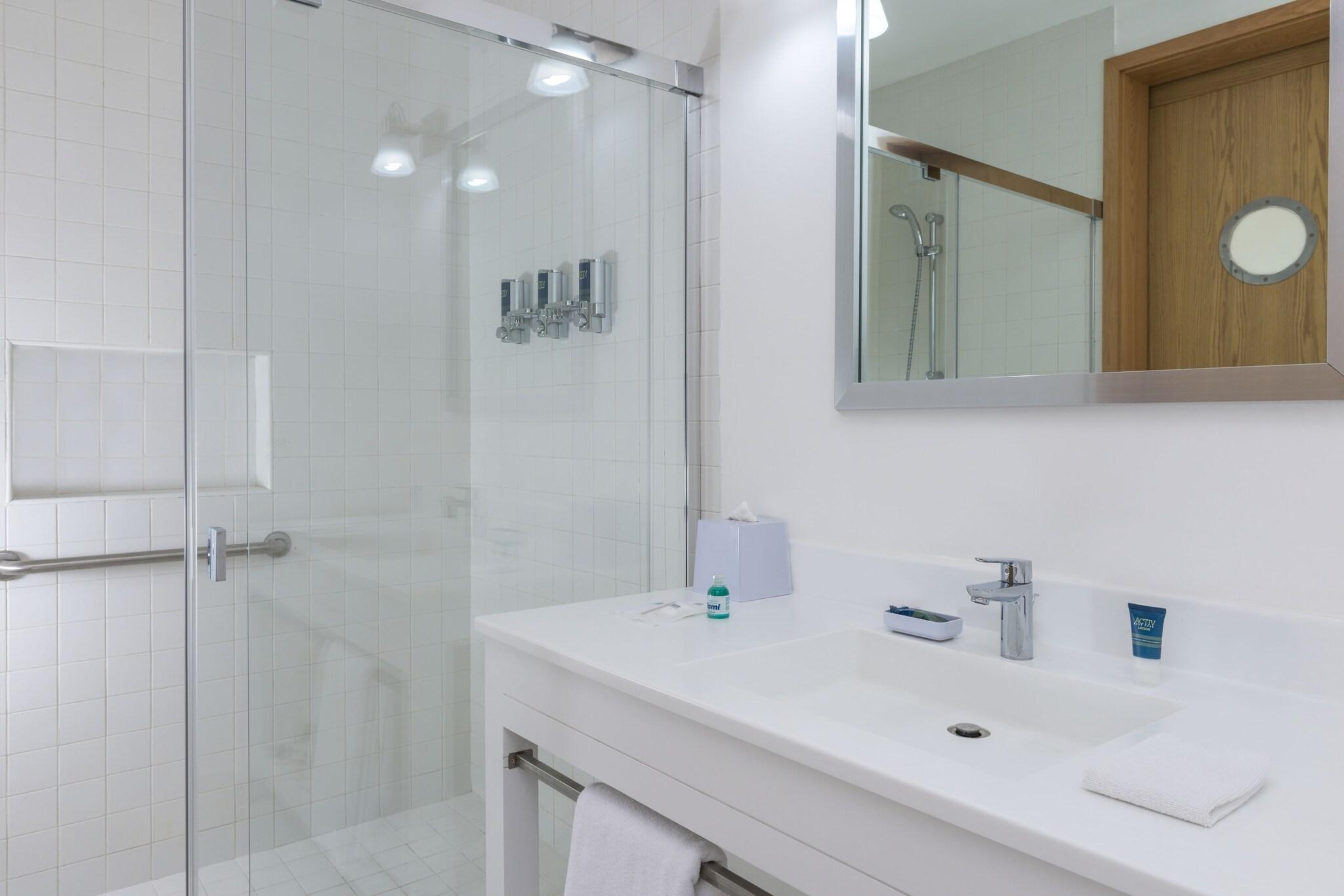 Double Deluxe King Bed